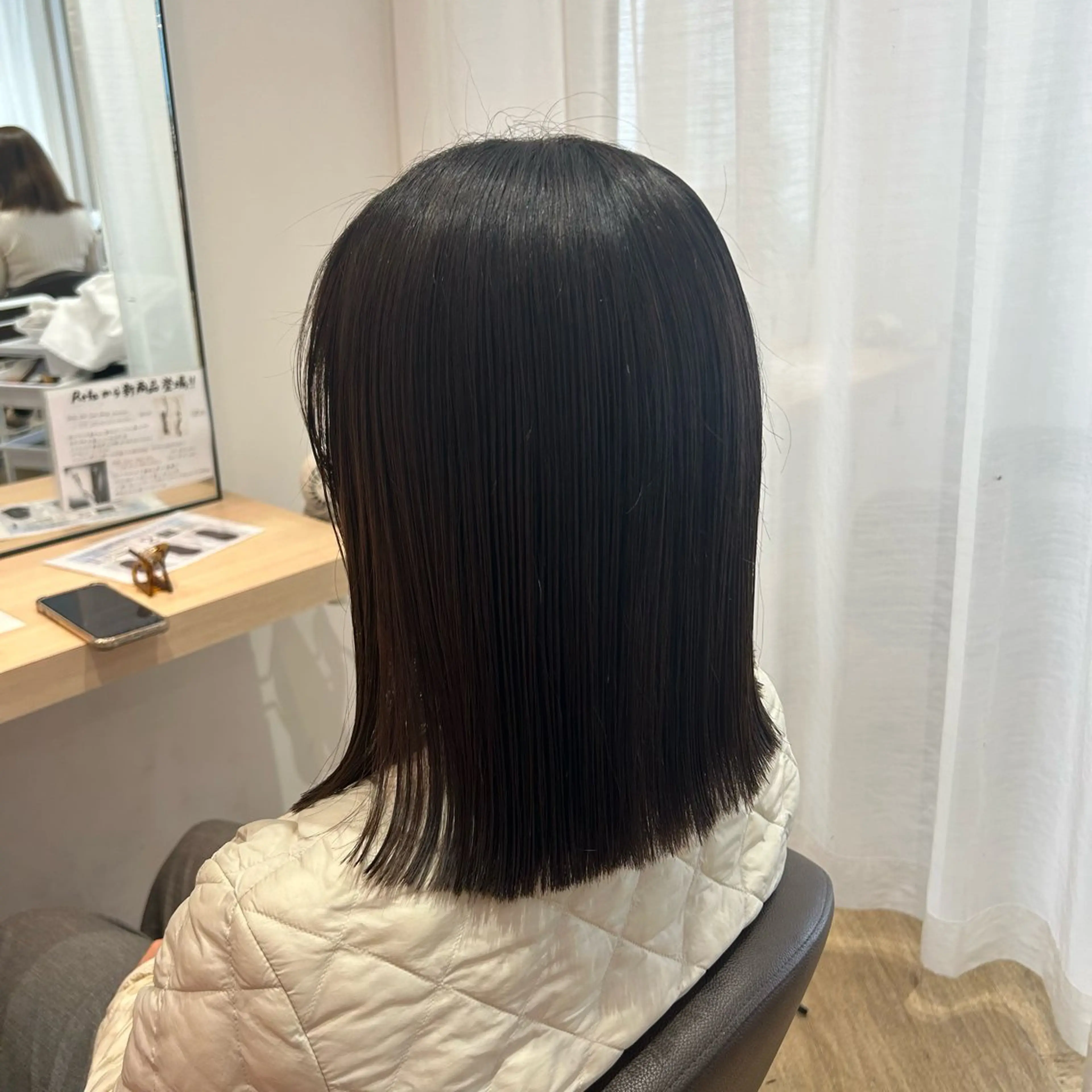 ミディアム カット 砂野 真璃奈のヘアスタイル