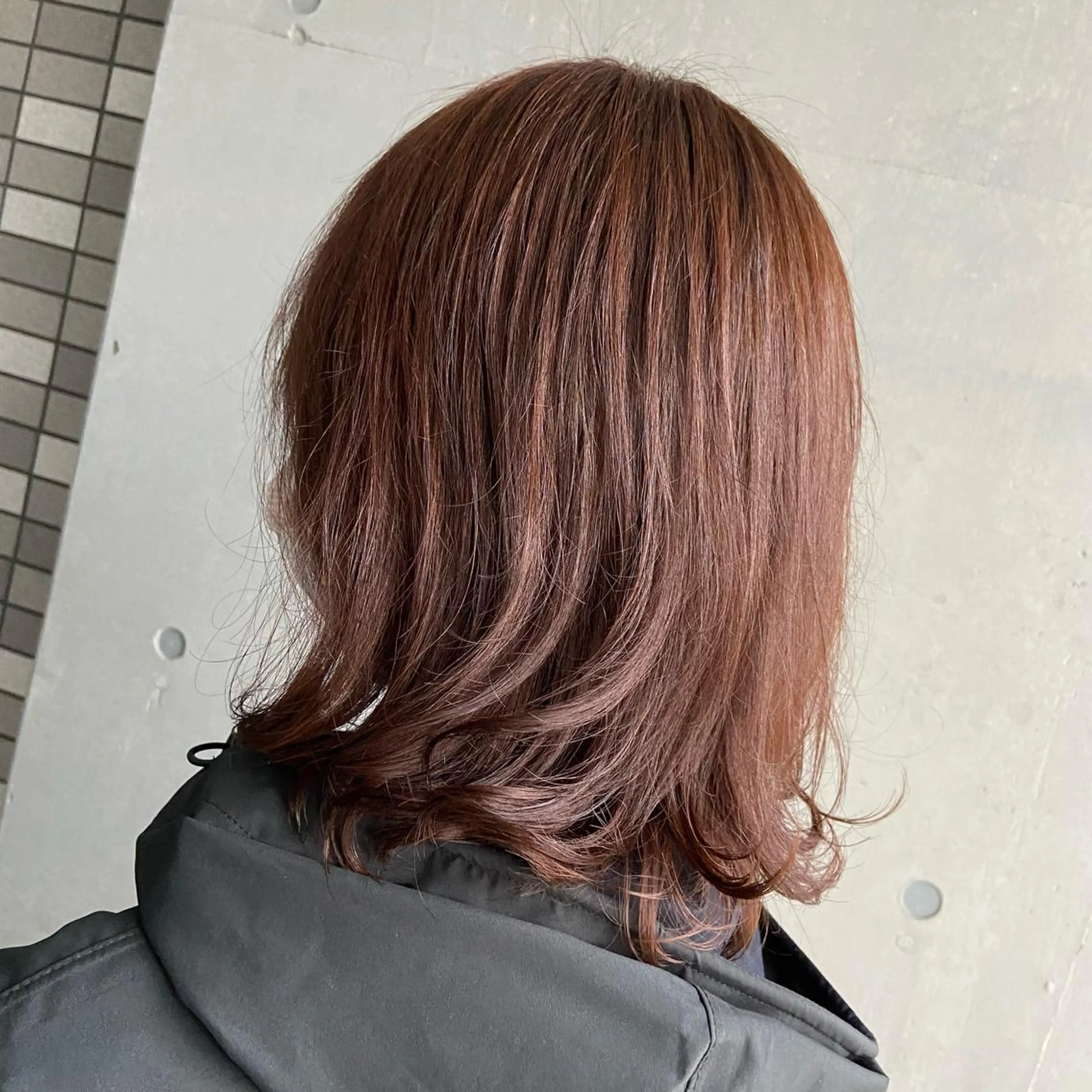 ミディアム カラー パーマ バイオレットカラー 大人女性の艶カット カラー/菊池柊真🌟のヘアスタイル