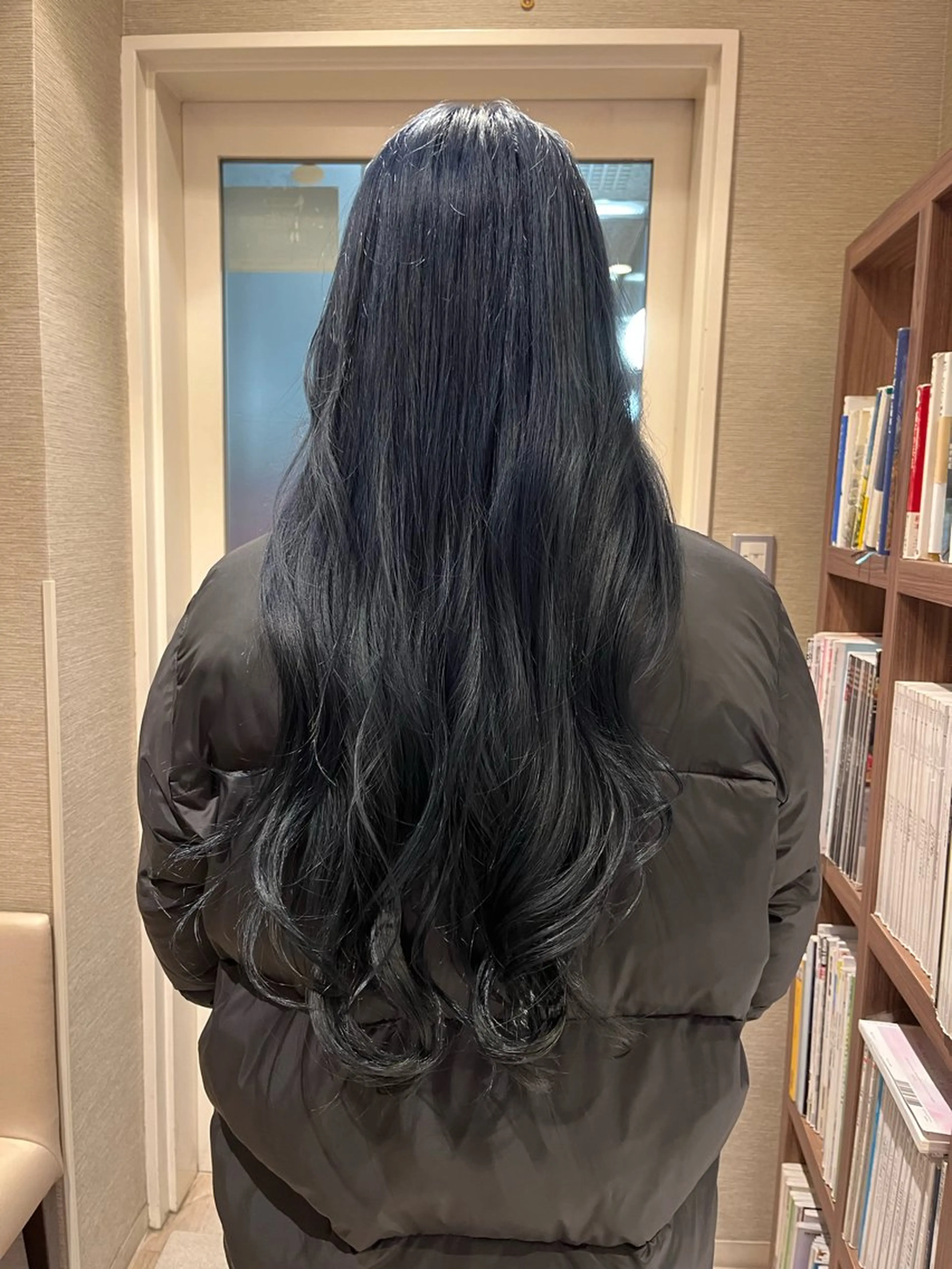 ロング カラー ブリーチ ブルーカラー ネイビーカラー ロング dogstar小林諒 パーマ/レイヤーのヘアスタイル