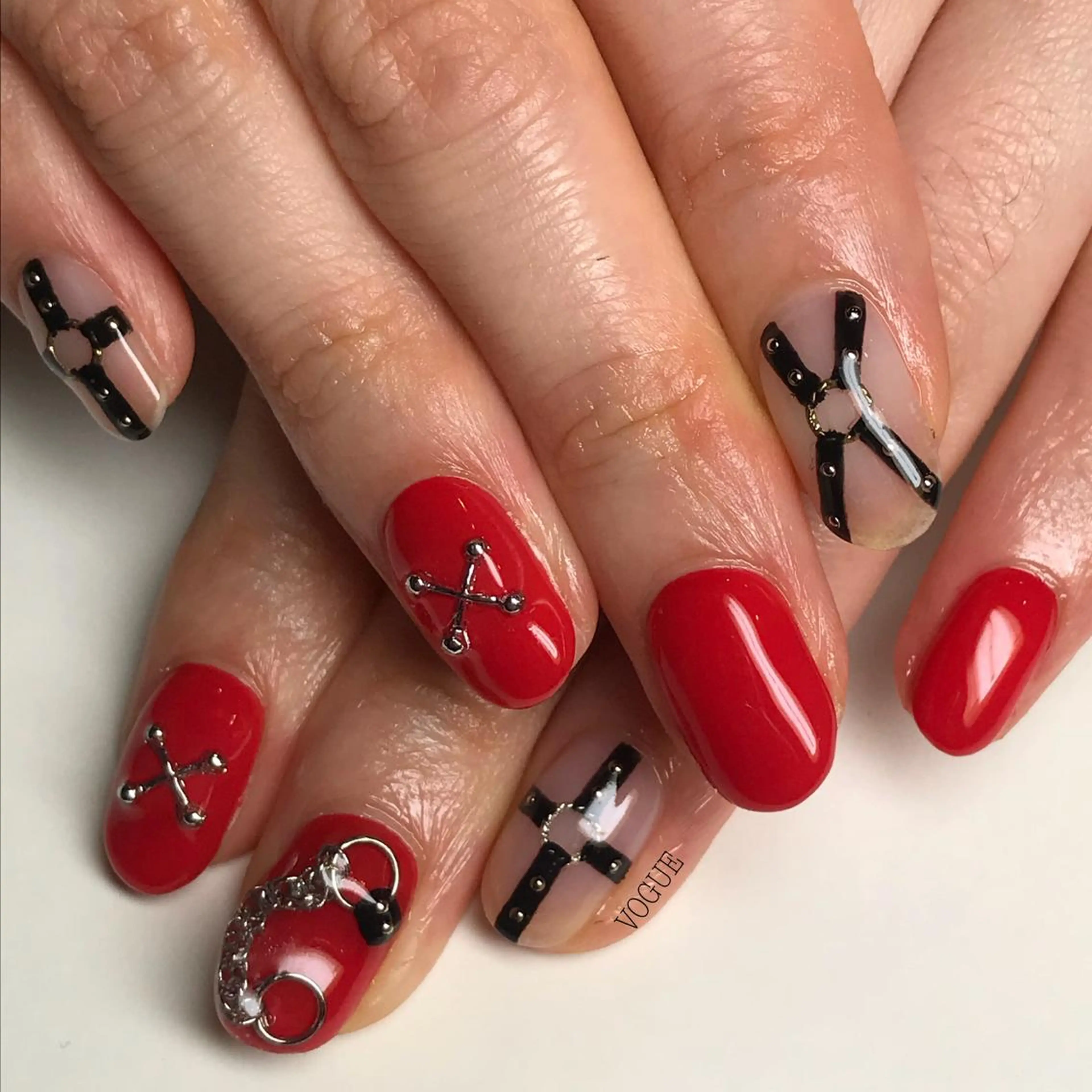 ネイル ハンドネイル VOGUE ×SWANのネイルデザイン