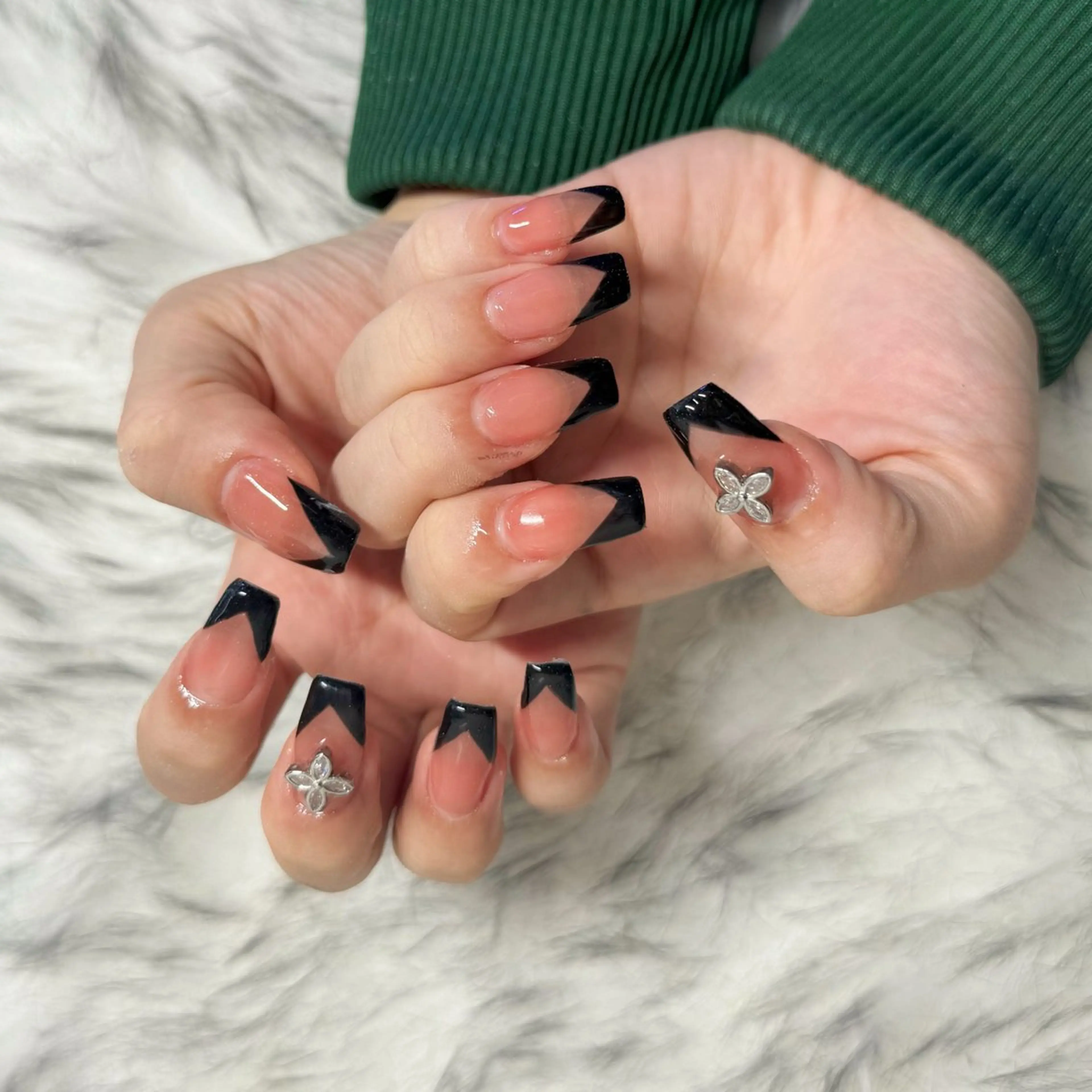 ロング ハンドネイル mao .のネイルデザイン