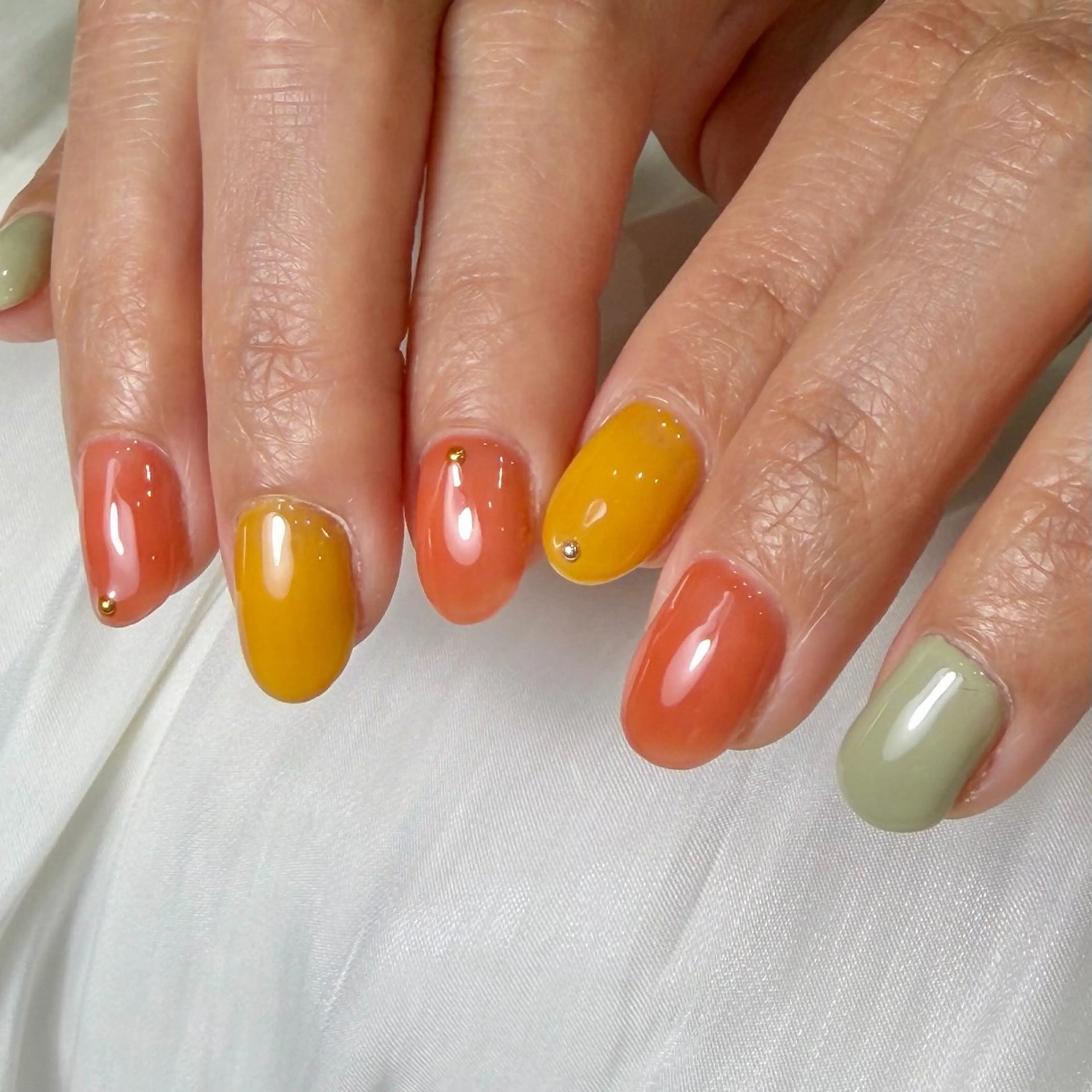 ネイル ワンカラーネイル オレンジ シンプルネイル 春ネイル 黄色 ハンドネイル Nail Salon ecla 〜エクラ〜のネイルデザイン