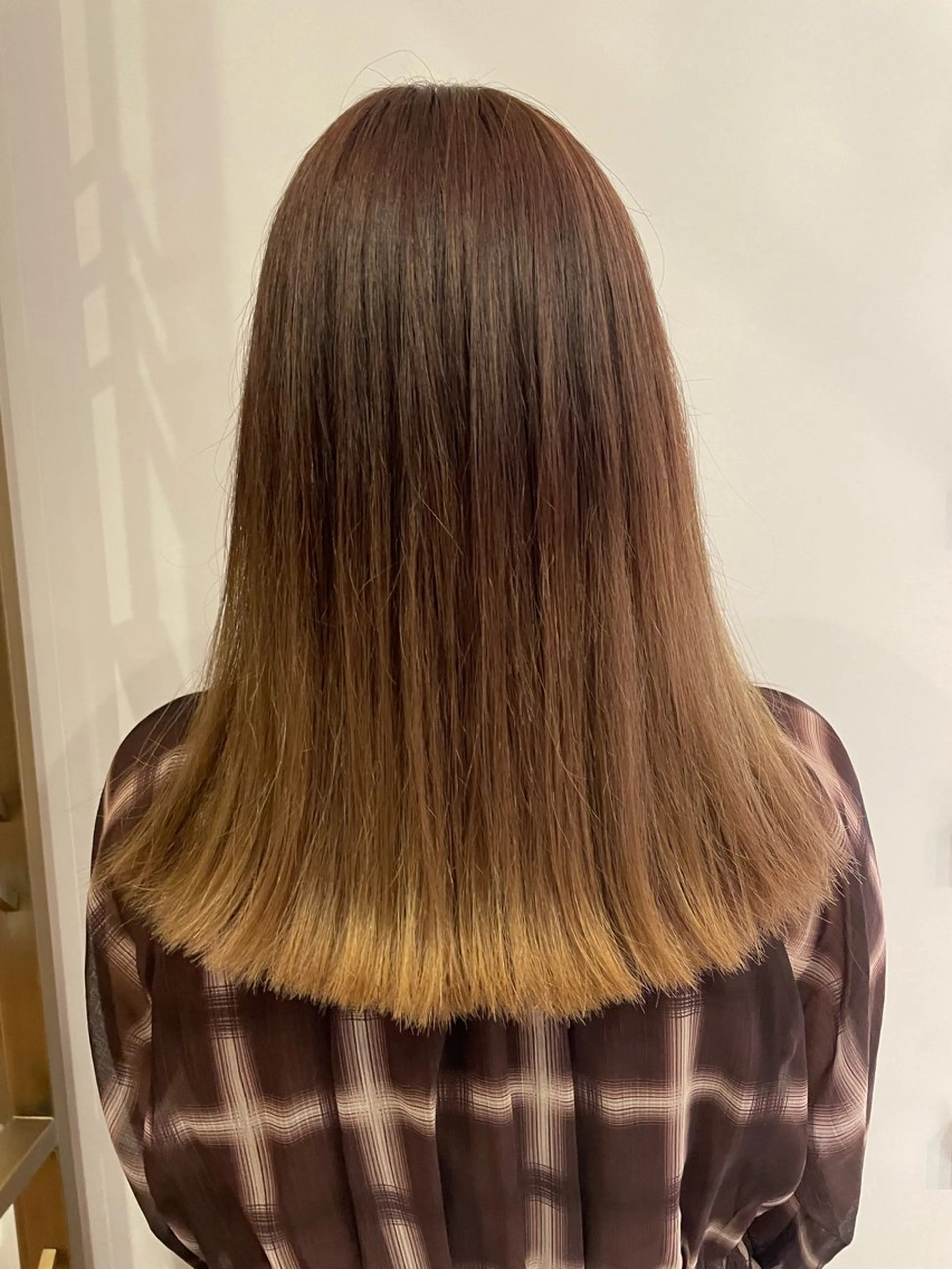 ミディアム 早瀬 愛美のヘアスタイル