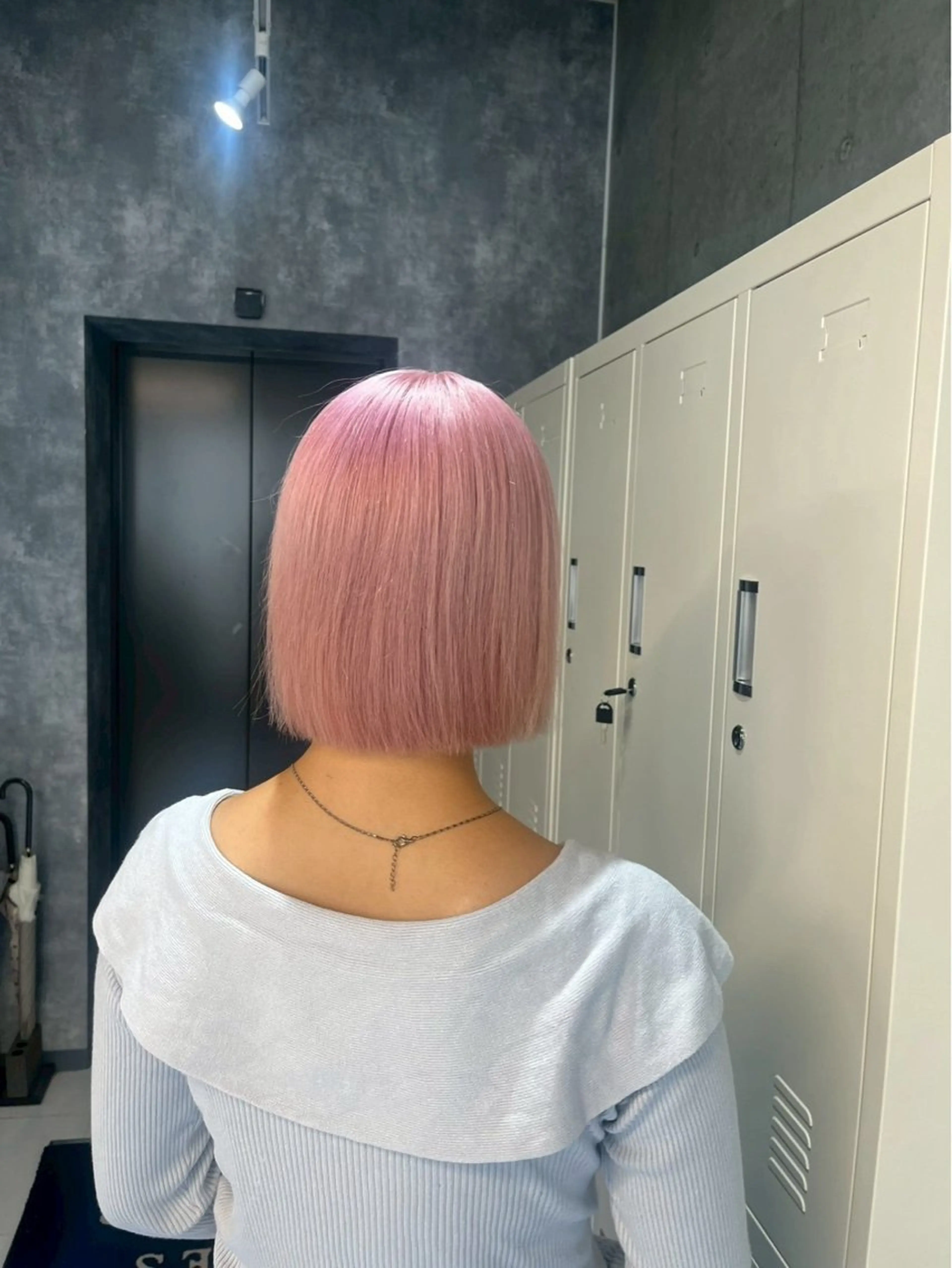 ミディアム カラー 🌈推し活ハイトーン 💫荒川結星のヘアスタイル