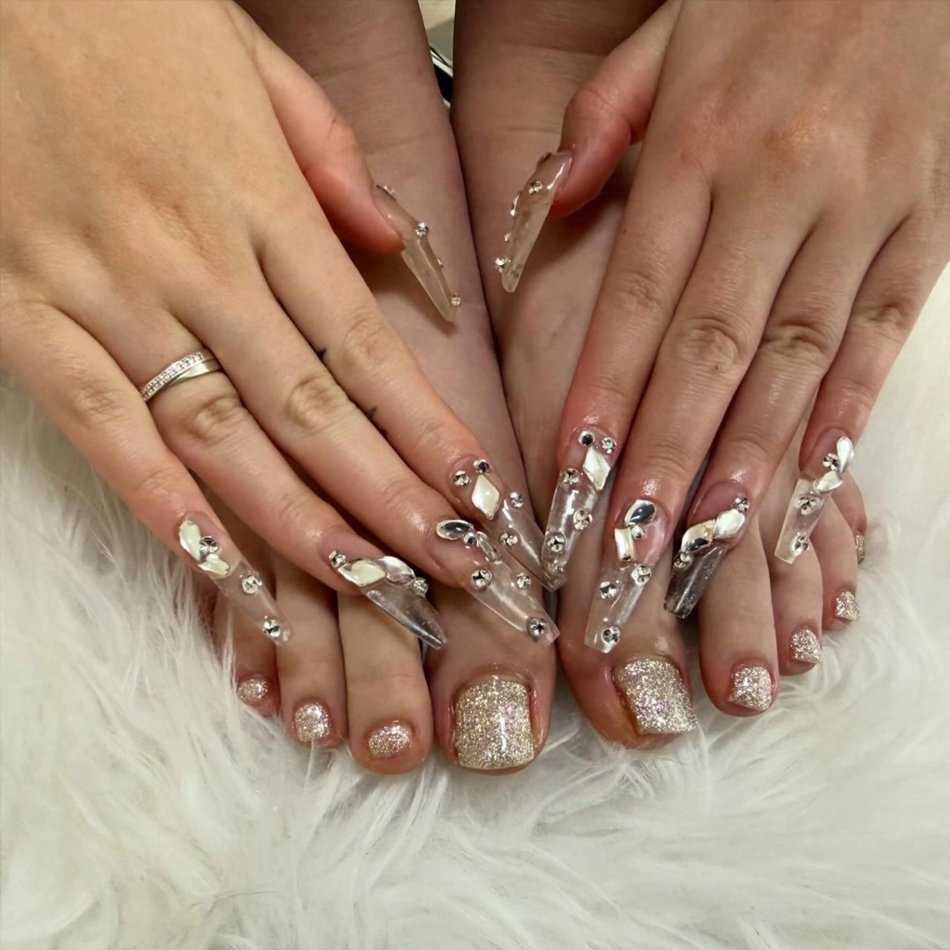 ロング ハンドネイル フットネイル mao .のネイルデザイン