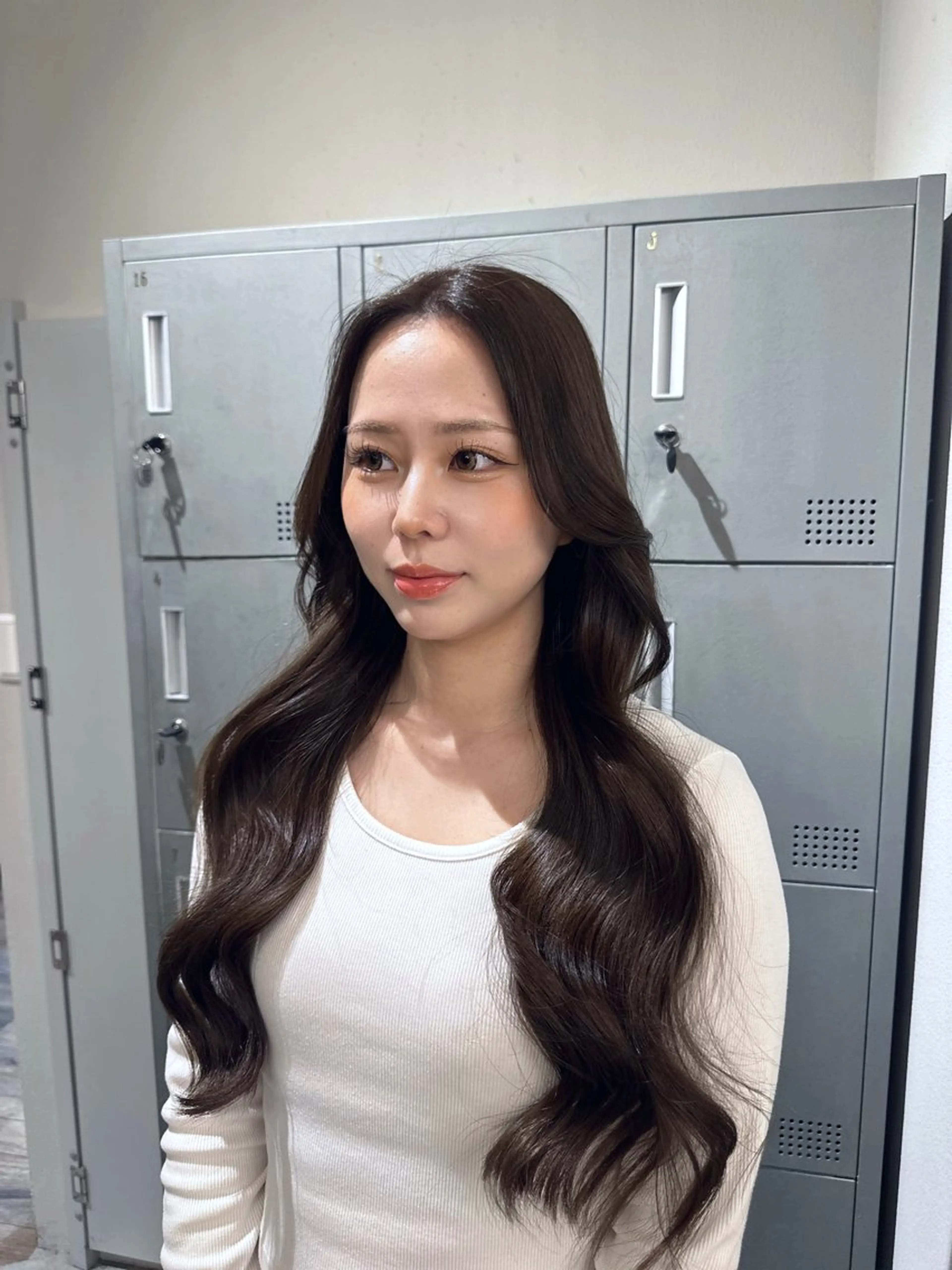 ロング 透け感オリーブ/レイ ヤーカット/KaHoのヘアスタイル