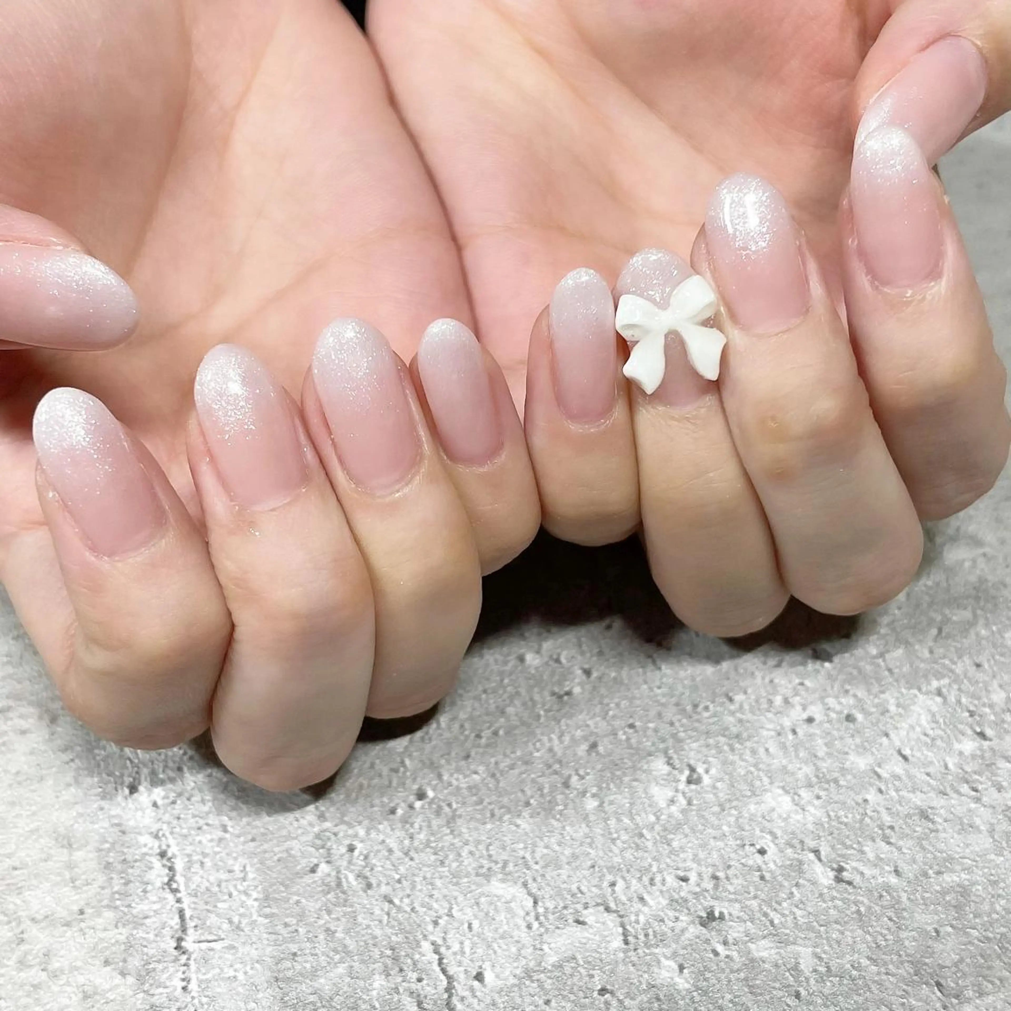 ネイル ジェルネイル リボン シンプルネイル 東 千夏のネイルデザイン