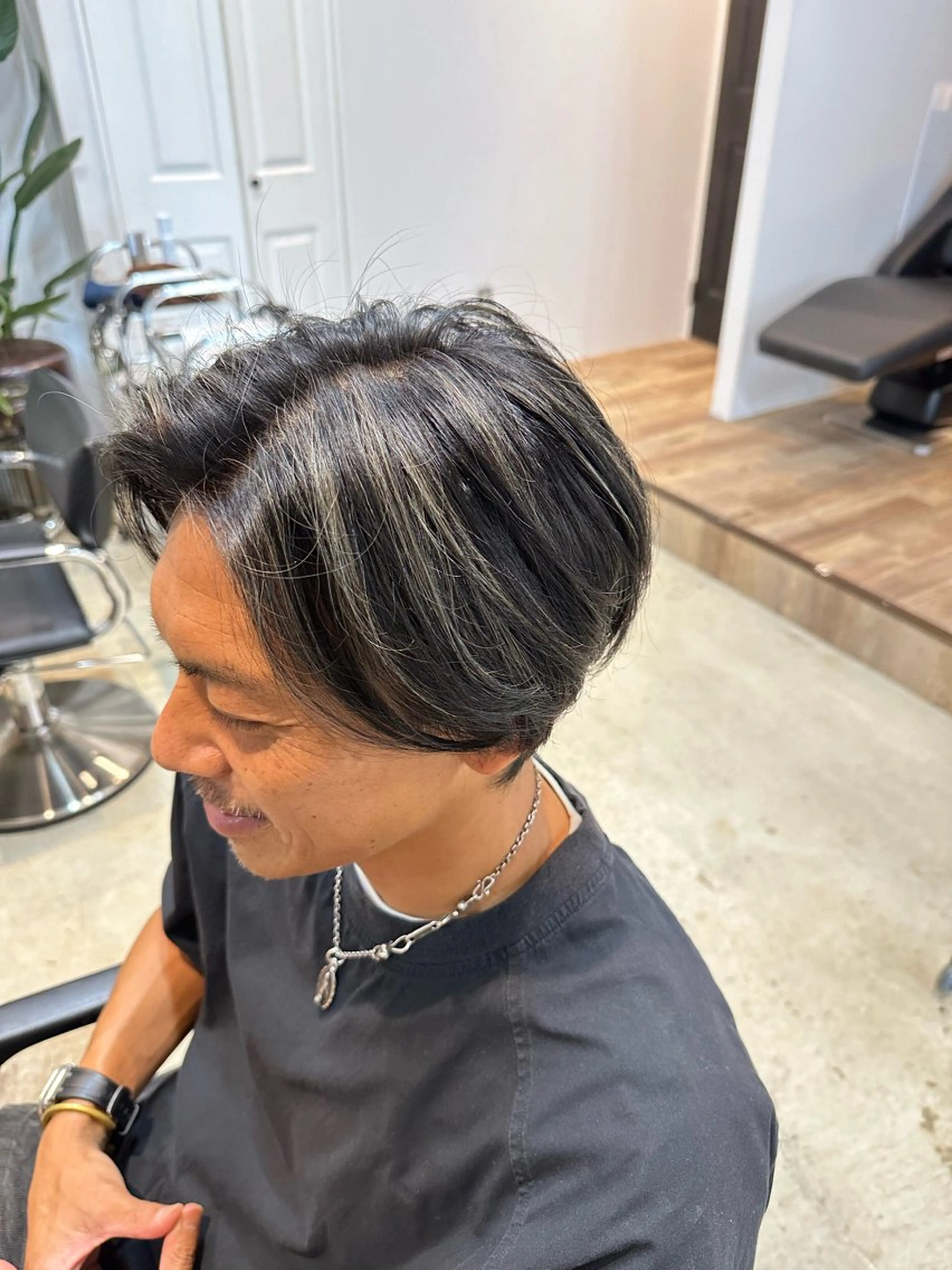 ショート カラー メンズ 倉持 誠也　フェザーパーマのヘアスタイル