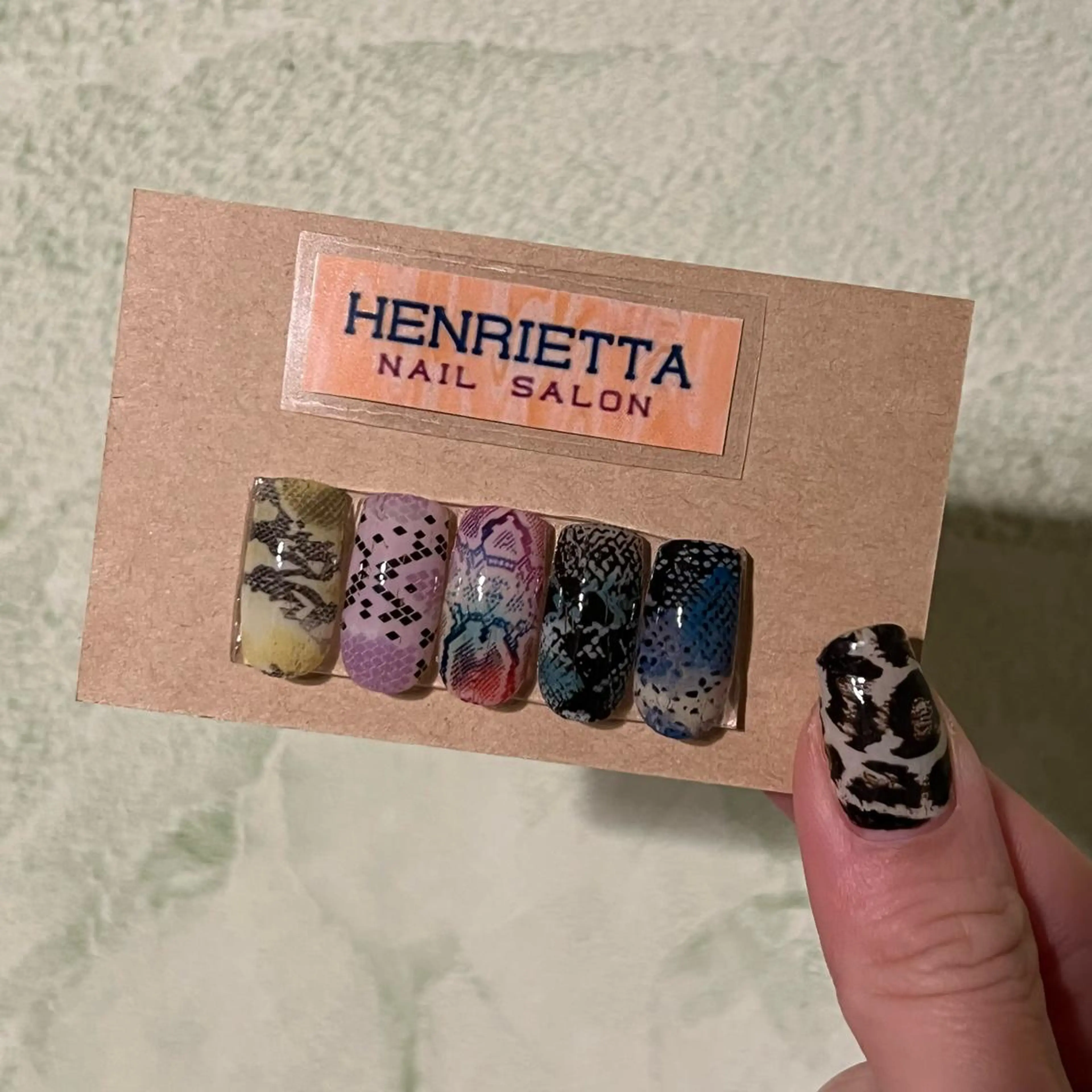 ネイル HENRIETTA NAILSALONのネイルデザイン