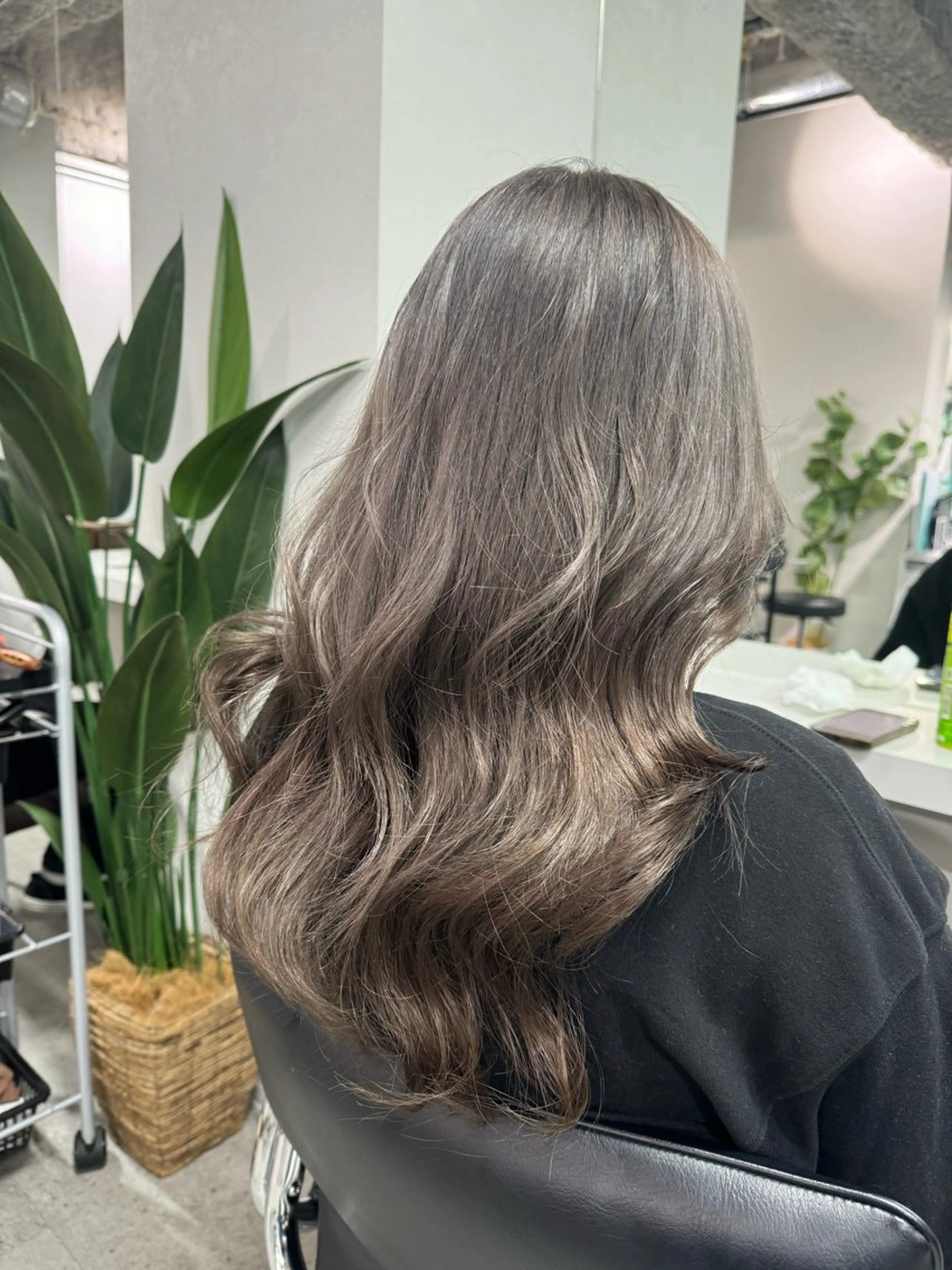 セミロング カラー ヘアカラー ハイトーン&髪質改善 ＆韓国エクステ🤎のヘアスタイル