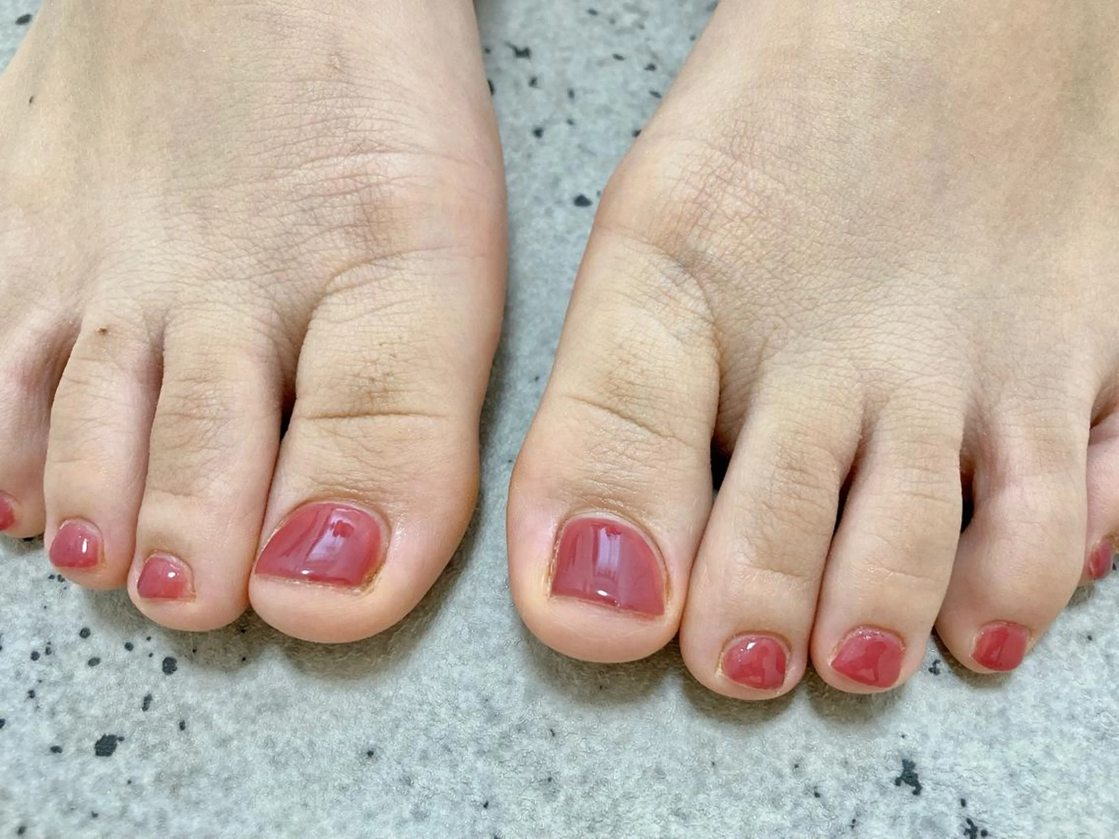 ネイル ワンカラーネイル フットネイル mogunail &blowのネイルデザイン