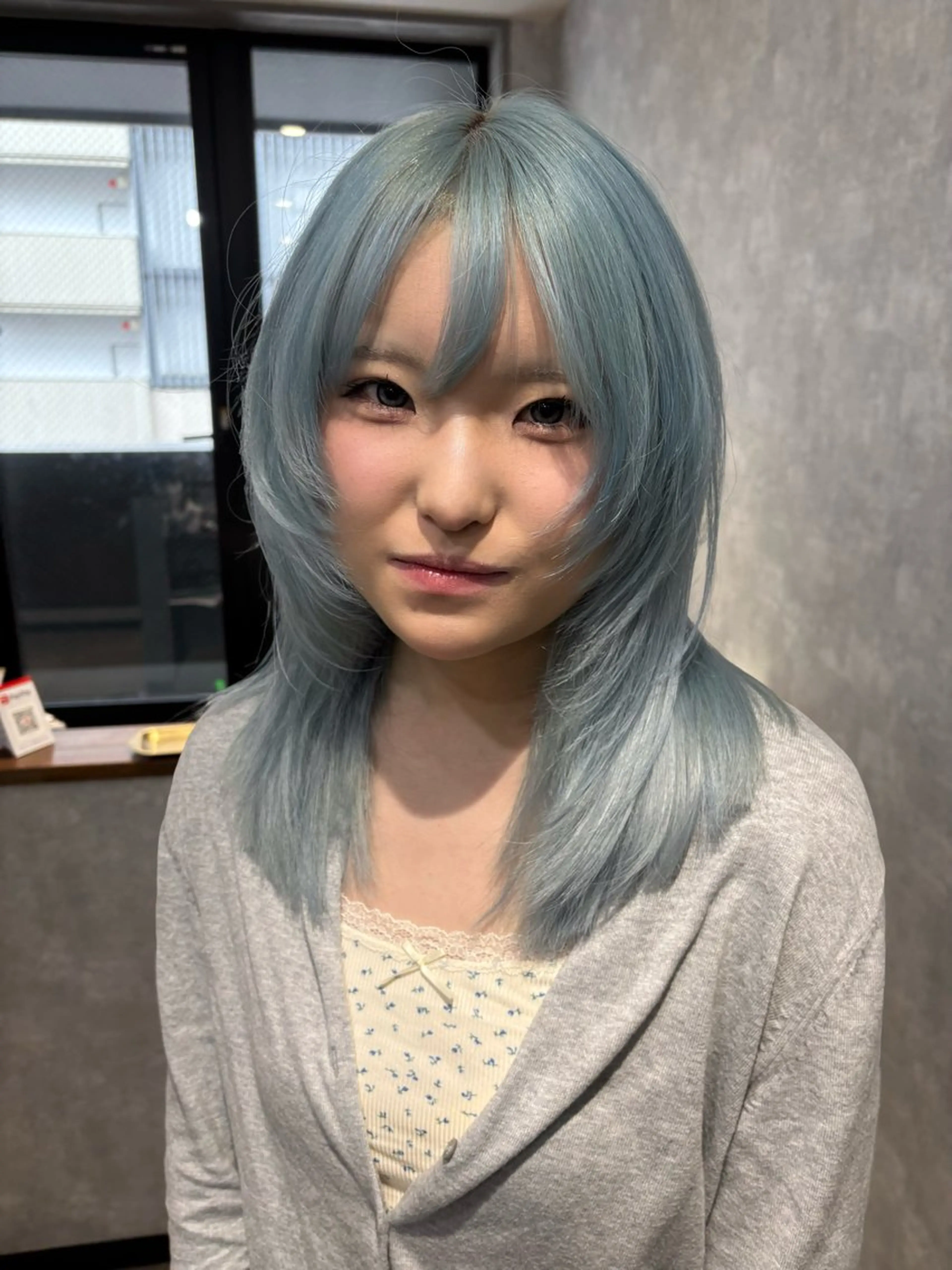 セミロング カラー カット ヘアカラー トリートメント 🌐NATSUMI 🌐【寒色カラー】のヘアスタイル