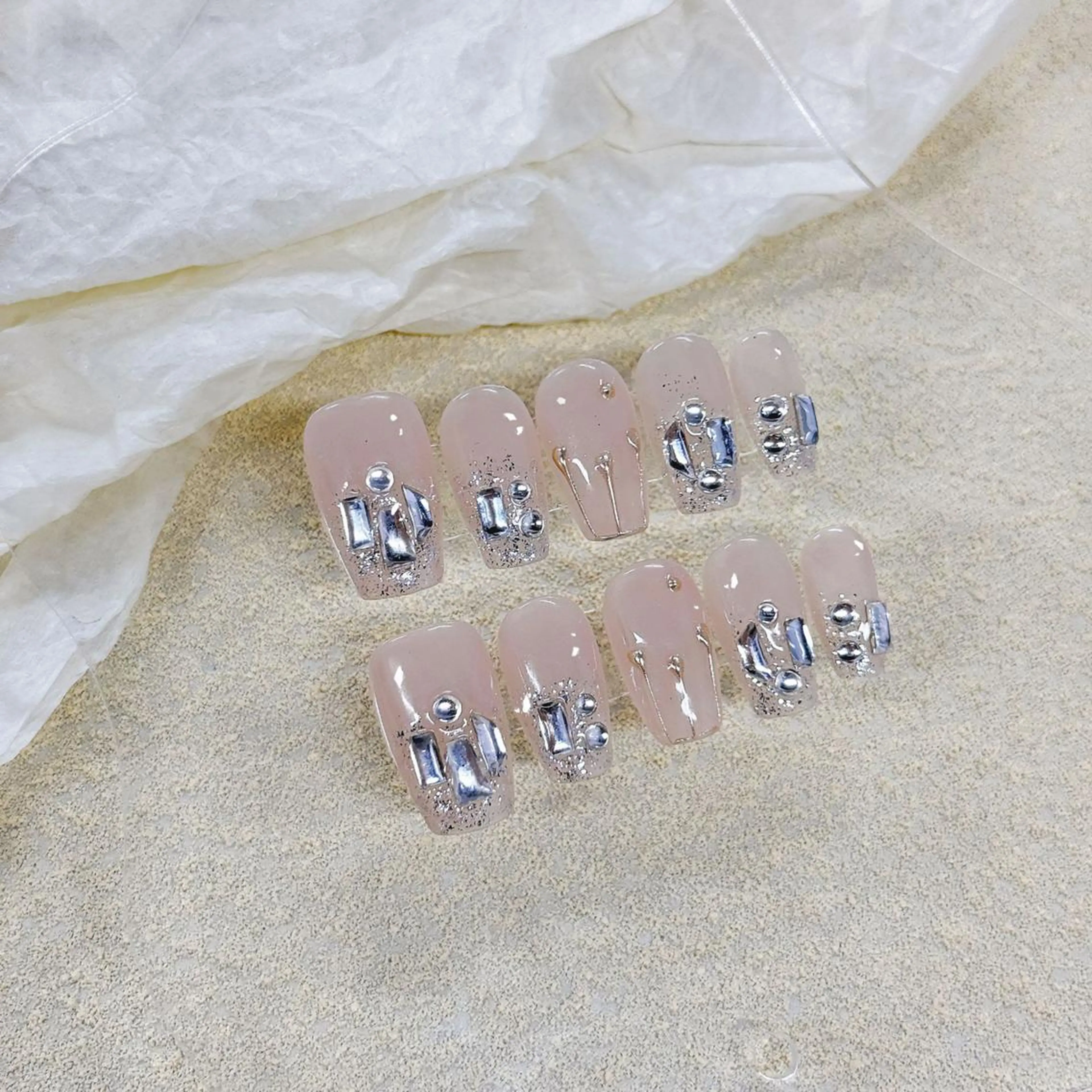 ネイル ジェルネイル ネイルチップ SALLY 🌙のネイルデザイン