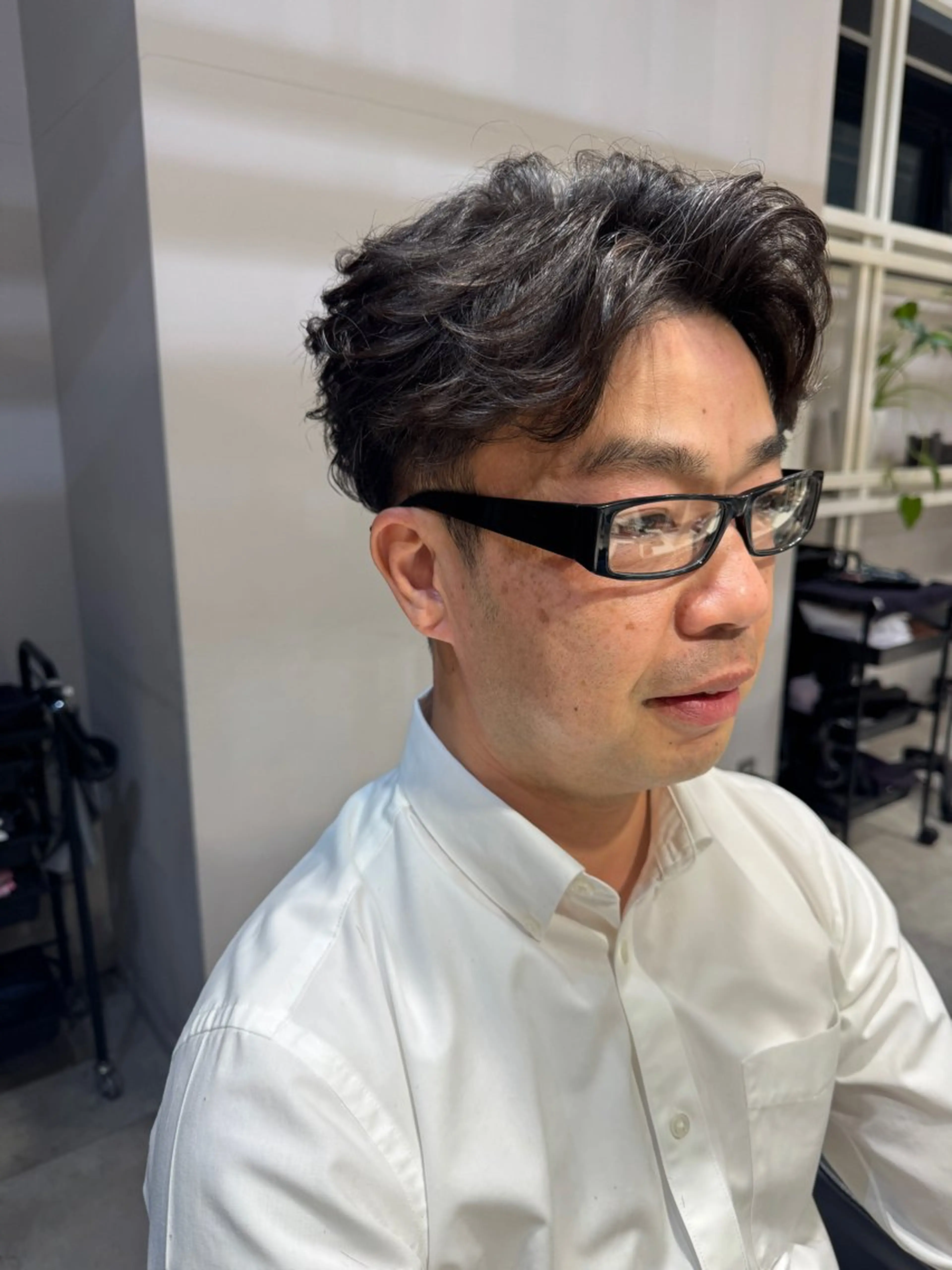 ショート パーマ メンズ フェザーパーマ メンズパーマ カット パーマ トリートメント 似合う髪型が 分からない方へのヘアスタイル