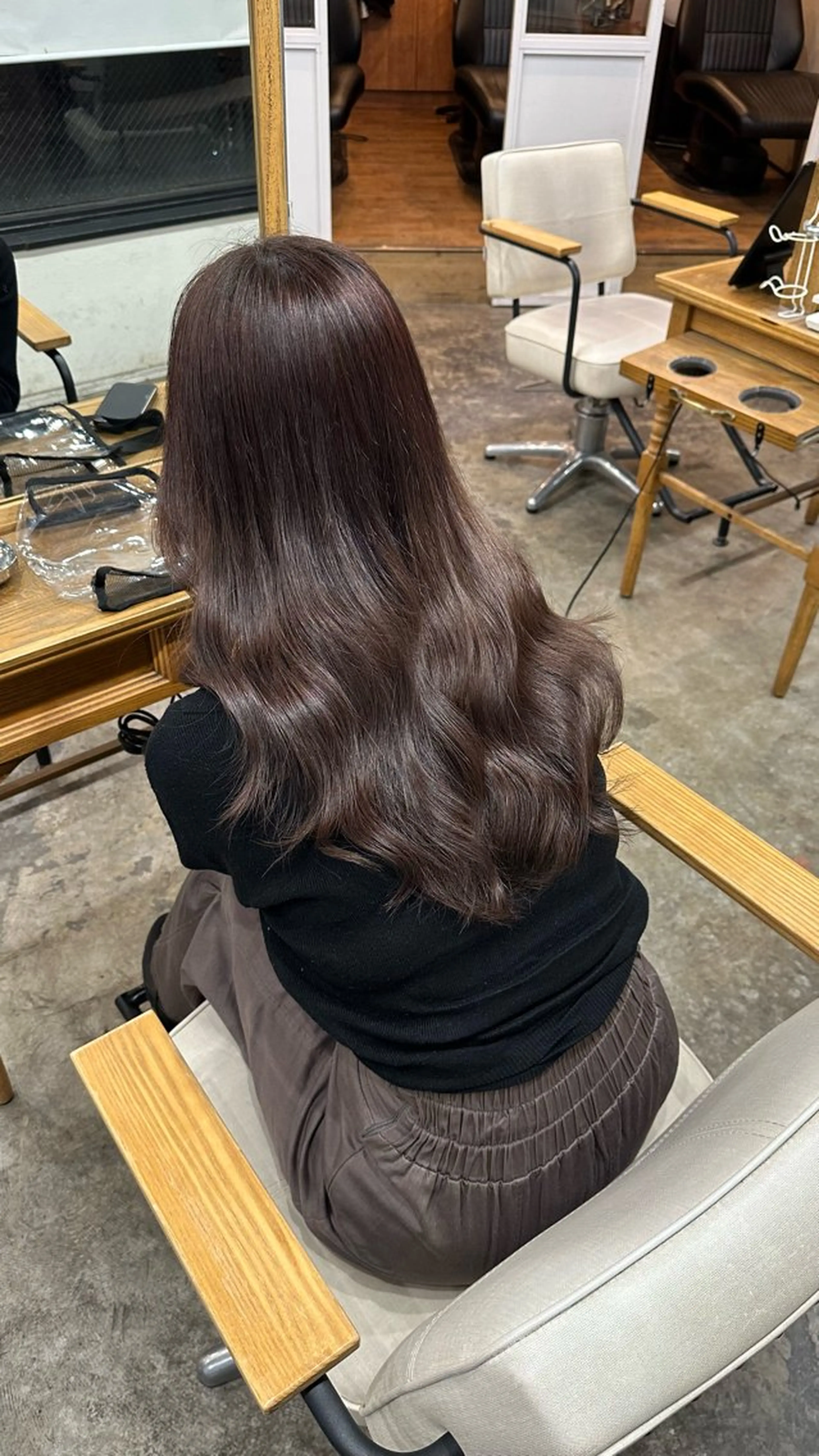 ロング タマシロカリン 艶カラー/レイヤーのヘアスタイル