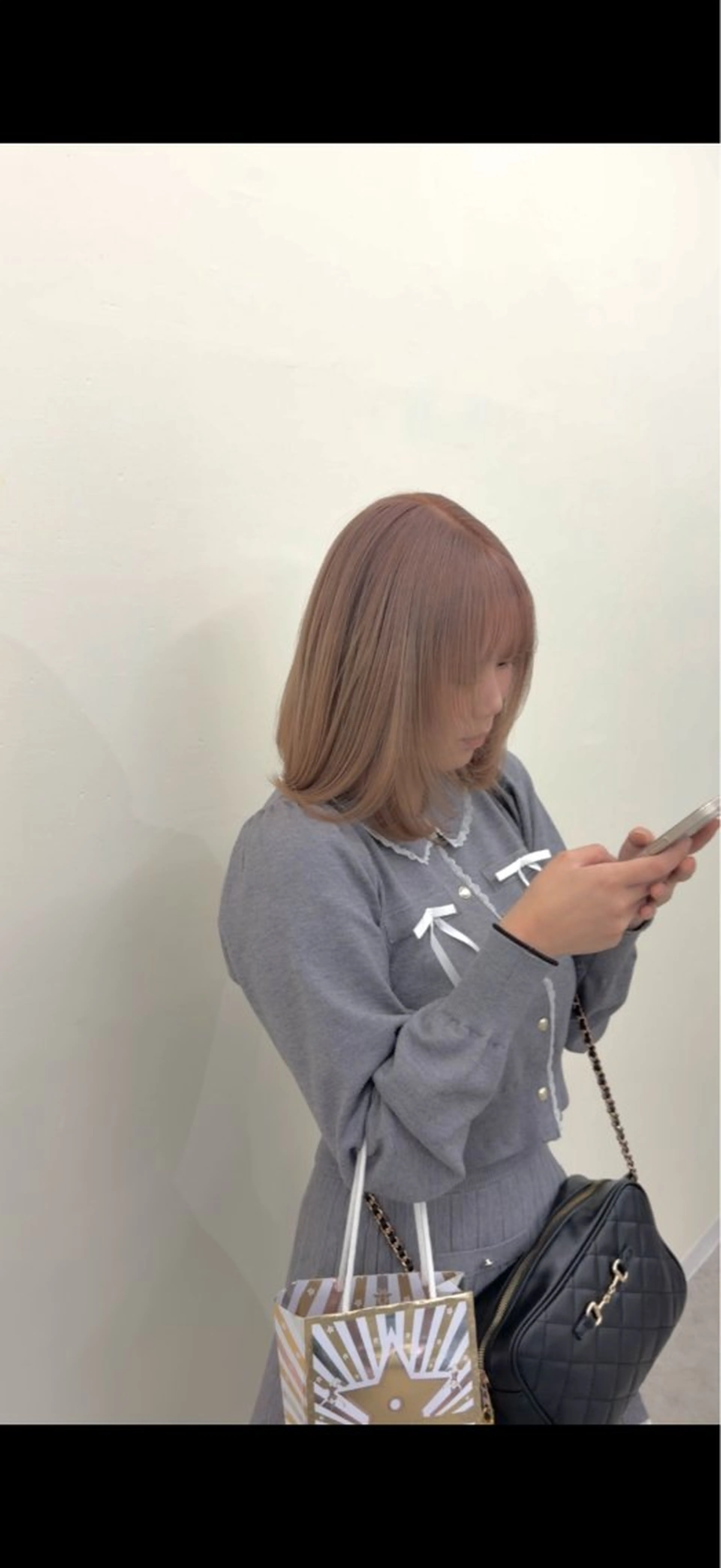 カラー ベージュカラー ミルクティーベージュ ヘアサロンアウラ所属・旭岡龍明/ハイトーン /ケアブリーチのヘアスタイル