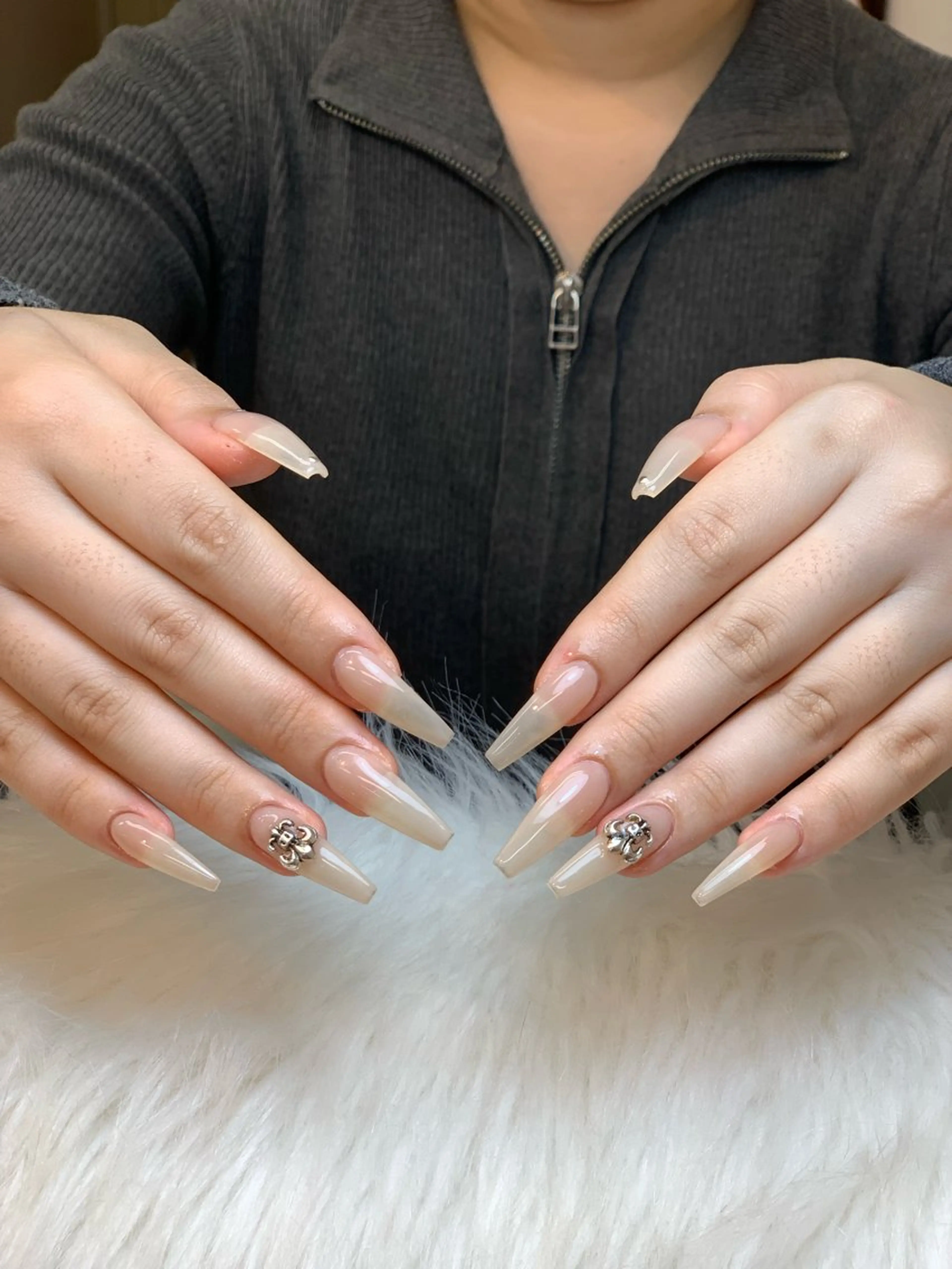 ネイル アートネイル 長さ出し ジェルネイル マグネットネイル ニュアンスネイル ハンドネイル Cloudy Chan Nailのネイルデザイン