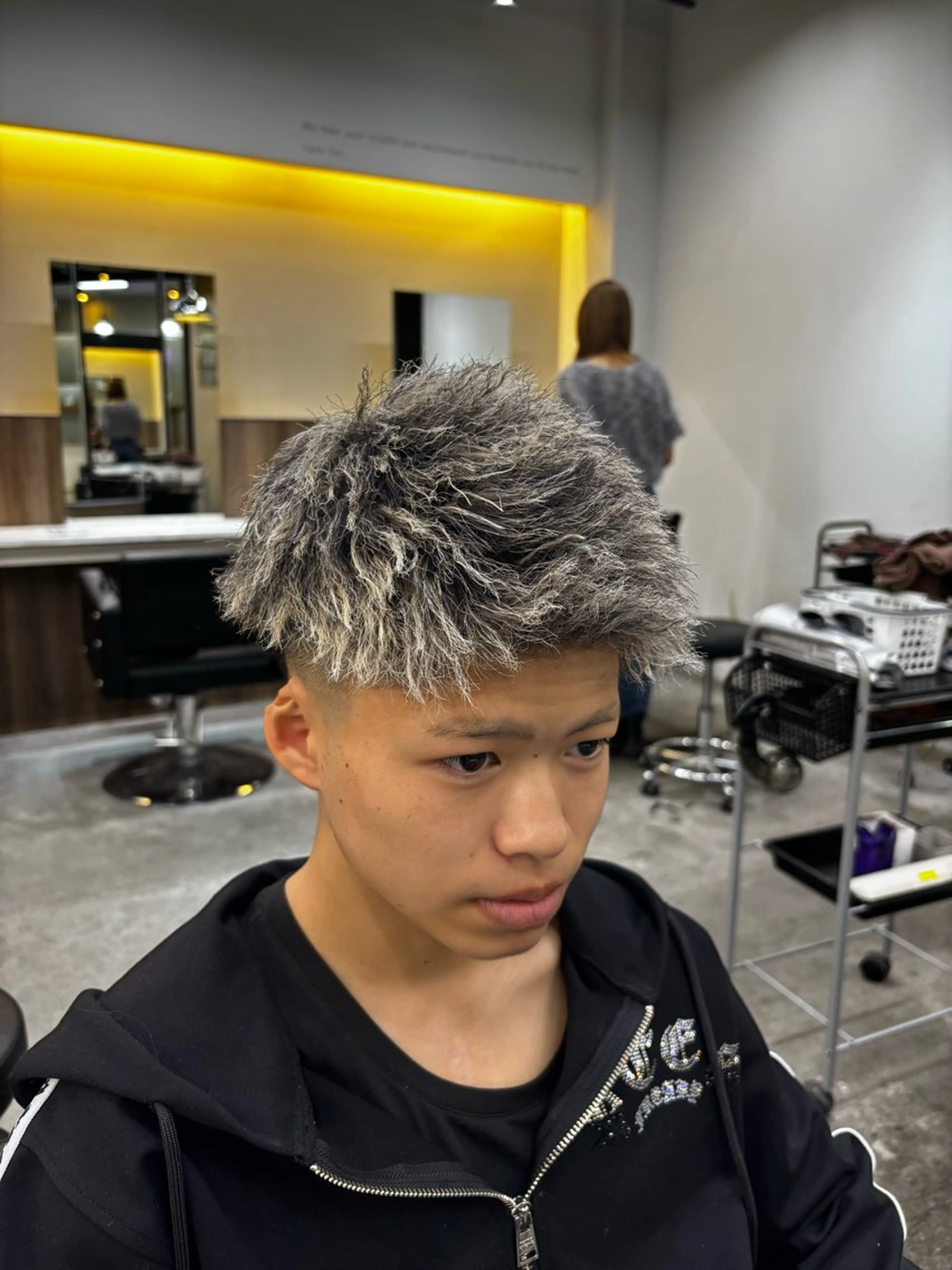 ショート カラー パーマ メンズ メンズメッシュ メッシュ カット ヘアカラー パーマ mikuto メンズ/パーマのヘアスタイル