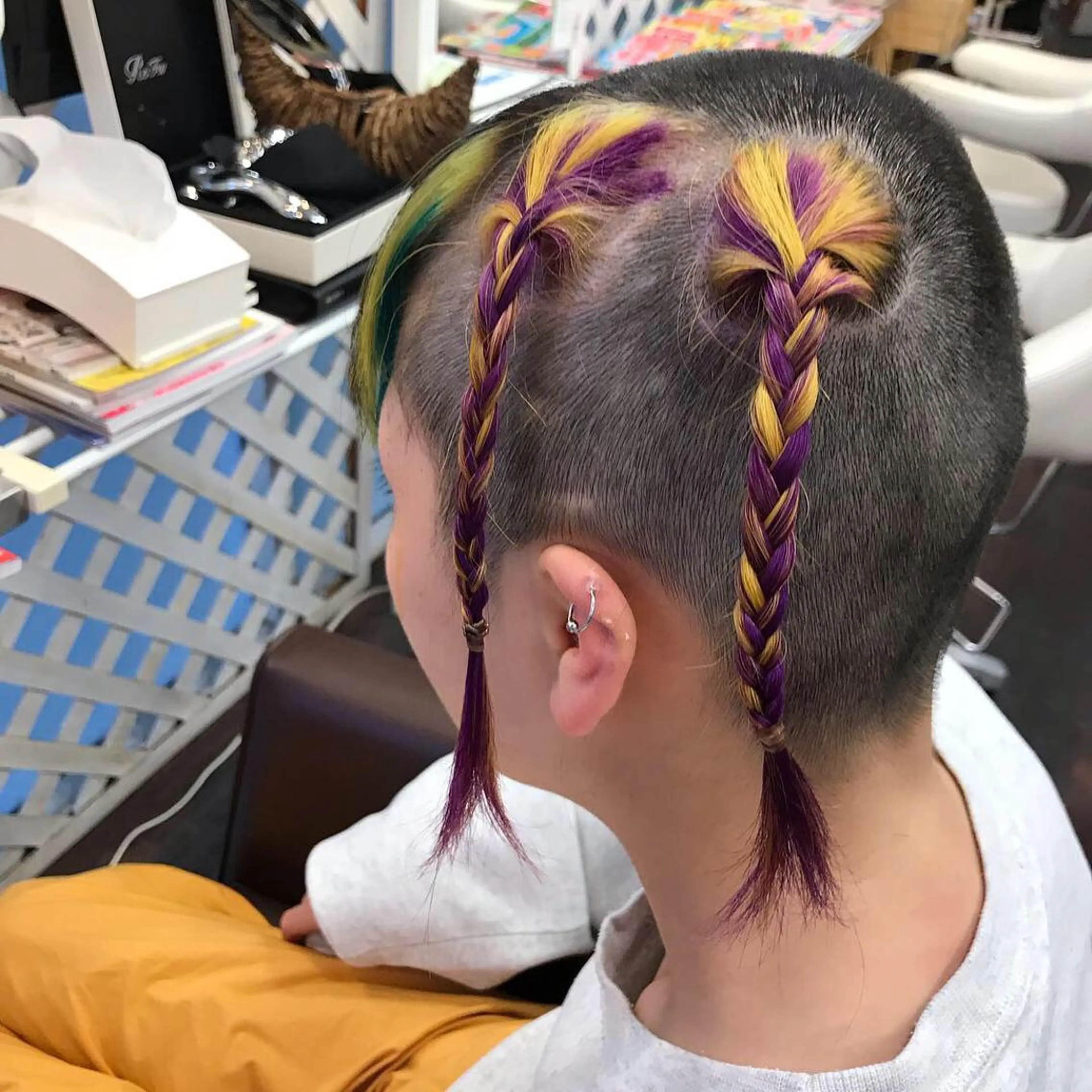 ショート カラー オーストヘアー ミコ所属・岩谷/ブリーチ 🪽透明感カラーのヘアスタイル