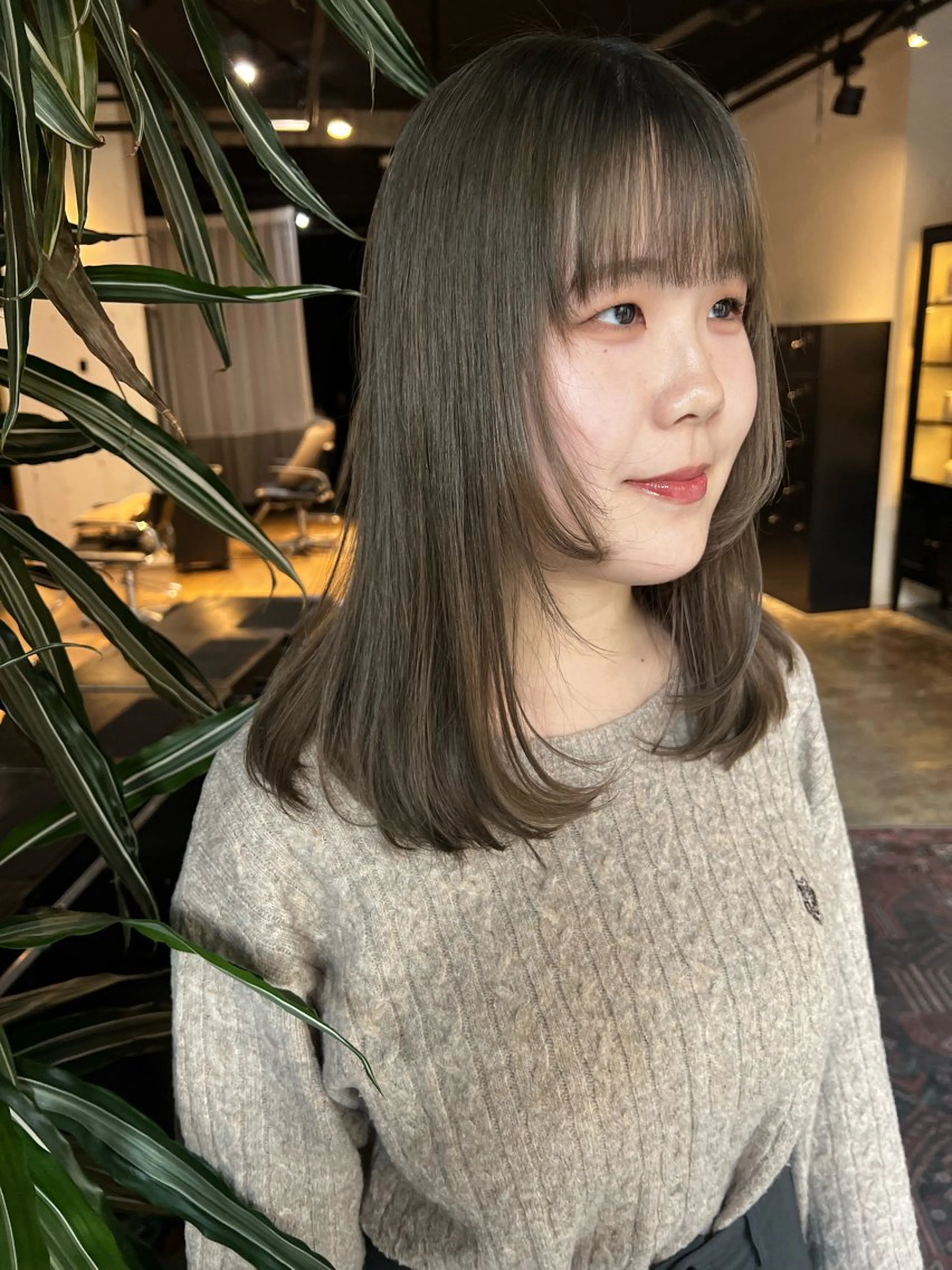 ミディアム カラー ブリーチ グレージュ 🌈ケアブリーチ🌈 おぐまなつきのヘアスタイル