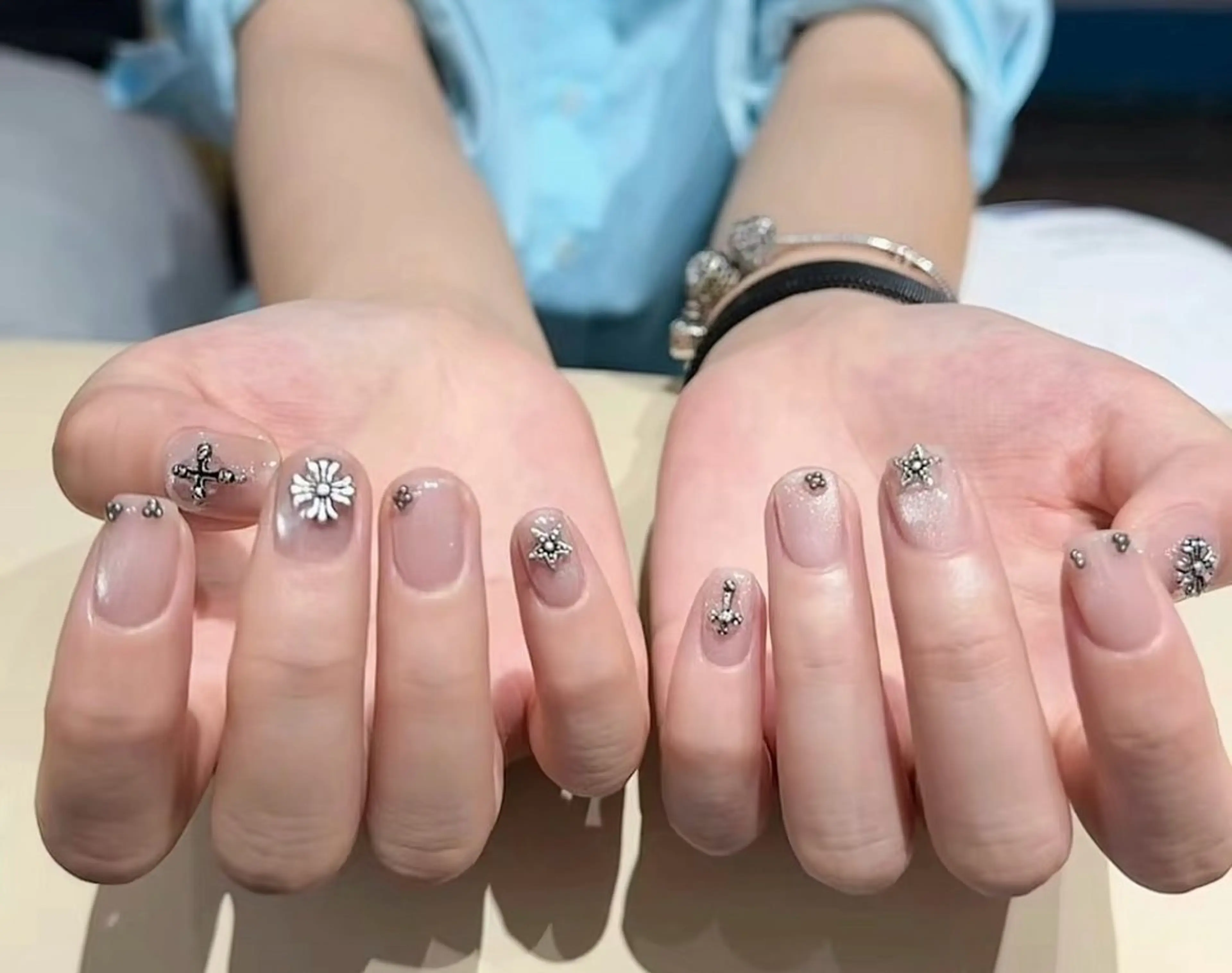 ネイル 高木 維麗絲のネイルデザイン