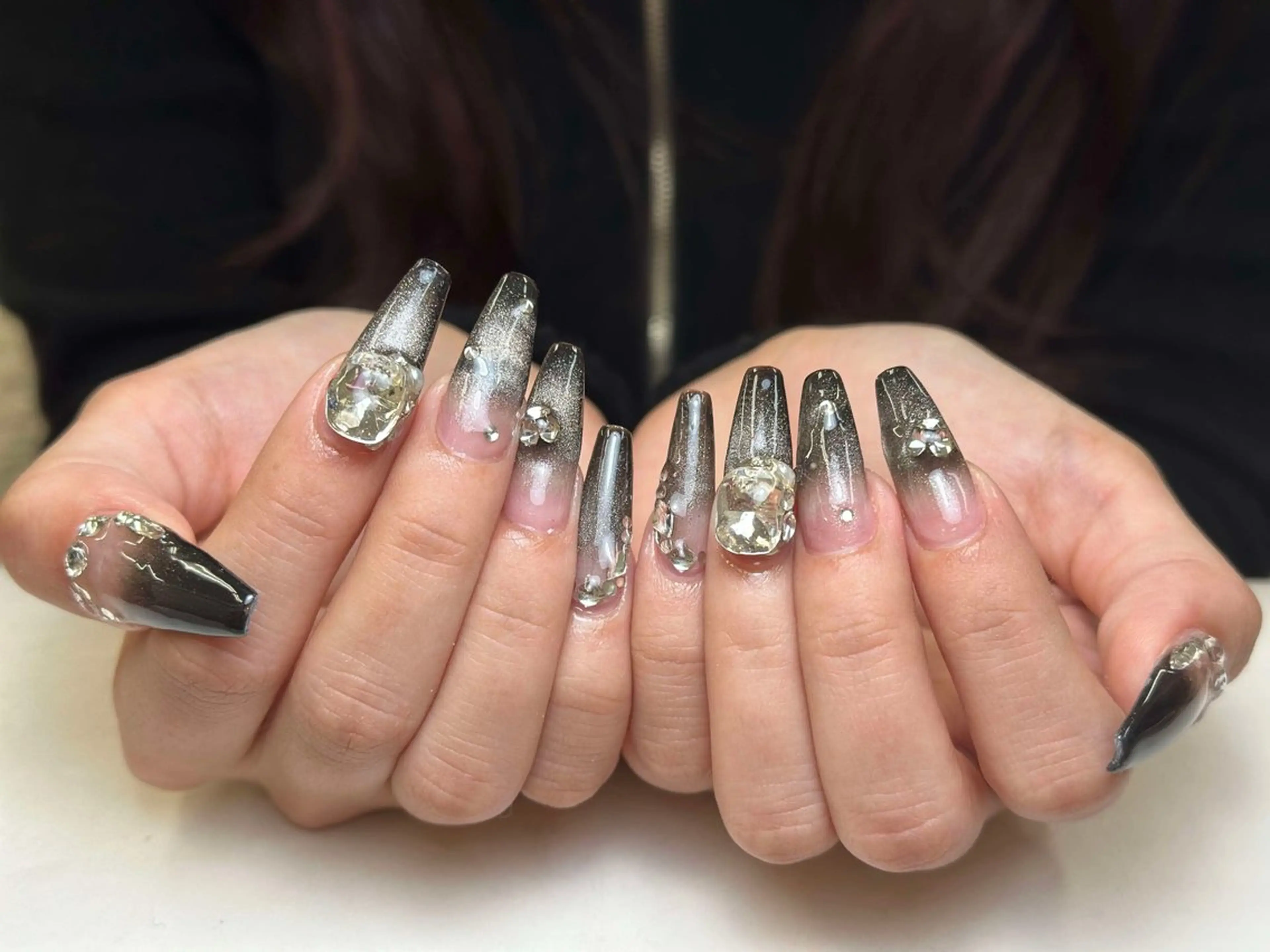 ネイル グラデーション キラキラネイル ワンカラーネイル 冬ネイル Jenn Nail Salonのネイルデザイン