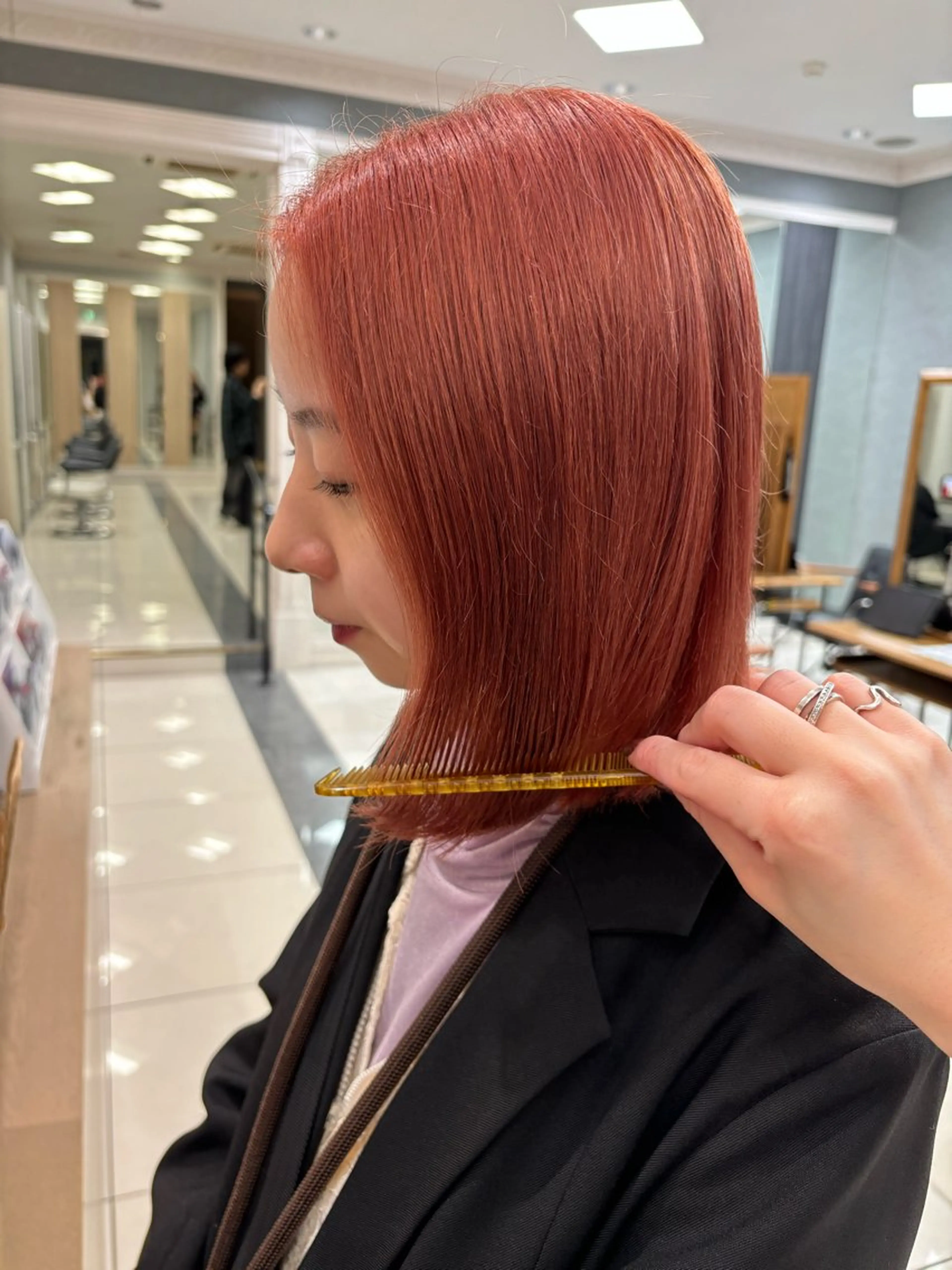 ミディアム カラー ブリーチ カット ヘアカラー トリートメント wakana 【ブリーチカラー】のヘアスタイル