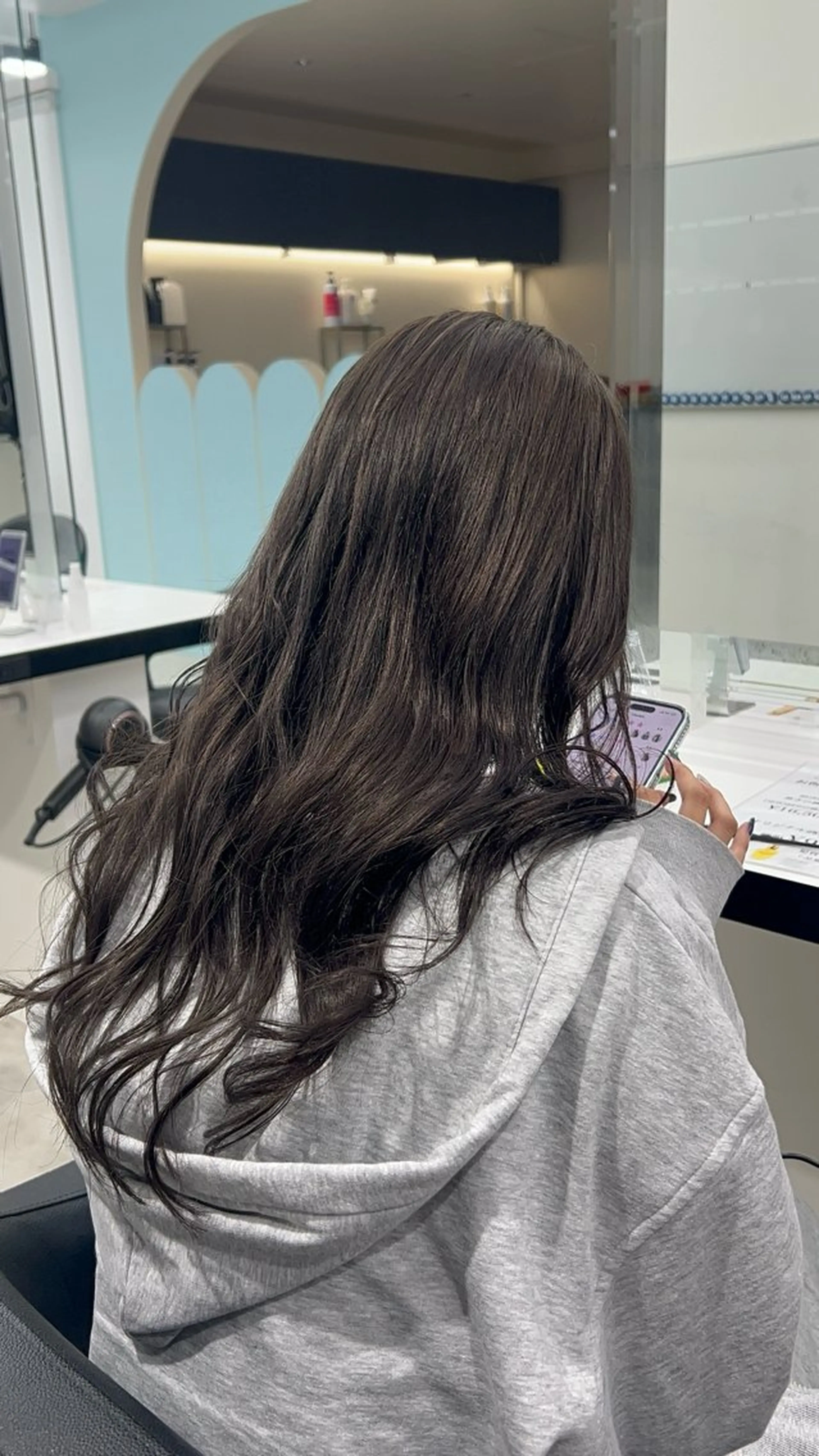 ロング カラー ヘアカラー トリートメント ヘッドスパ 履歴修正屋さん／ ブロンド／ホワイトのヘアスタイル