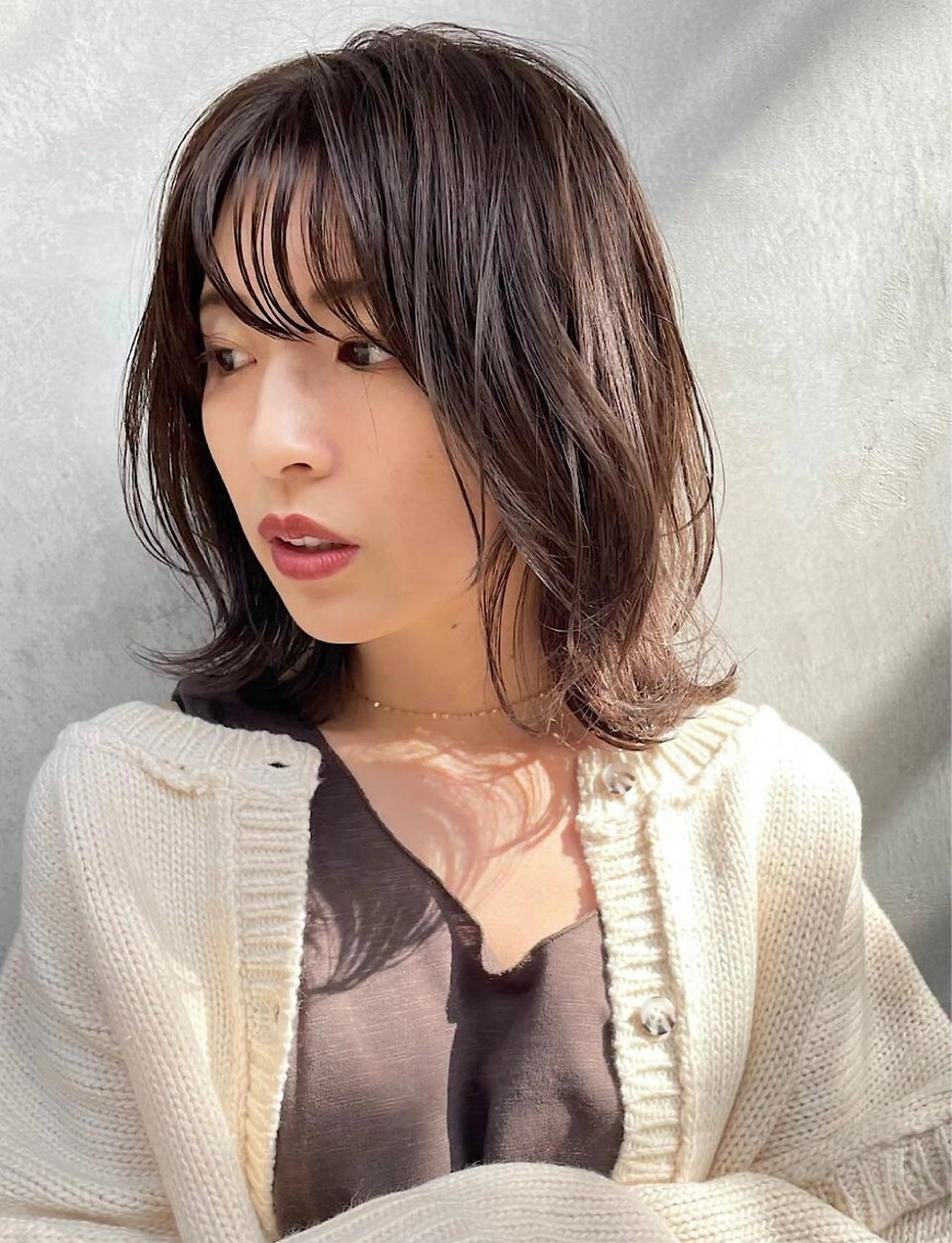 ミディアム カット ヘアカラー トリートメント hoNua. 栄/透明感カラーのヘアスタイル