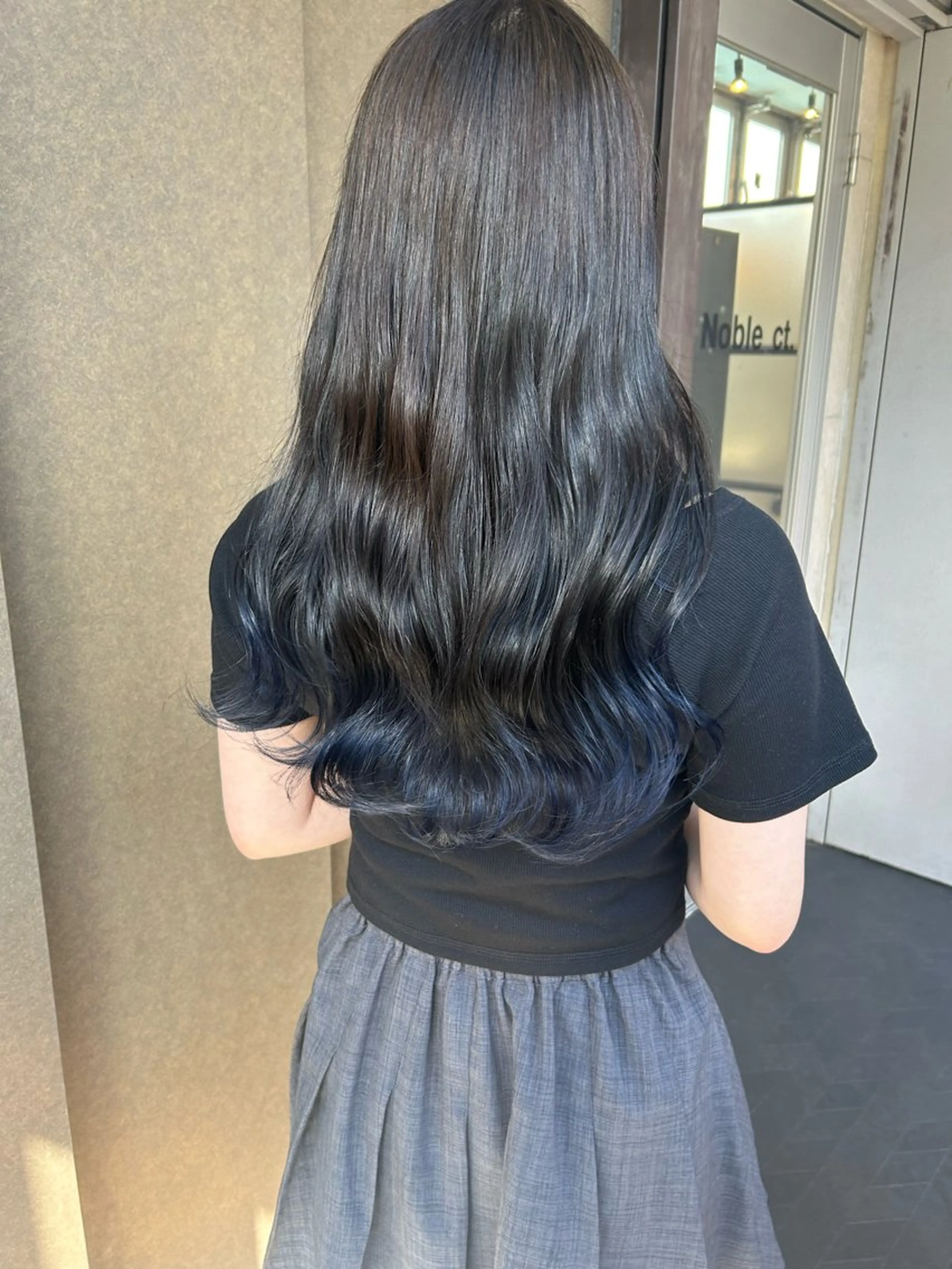 ミディアム ヘアカラー トリートメント Yui. レイヤー/パーマのヘアスタイル