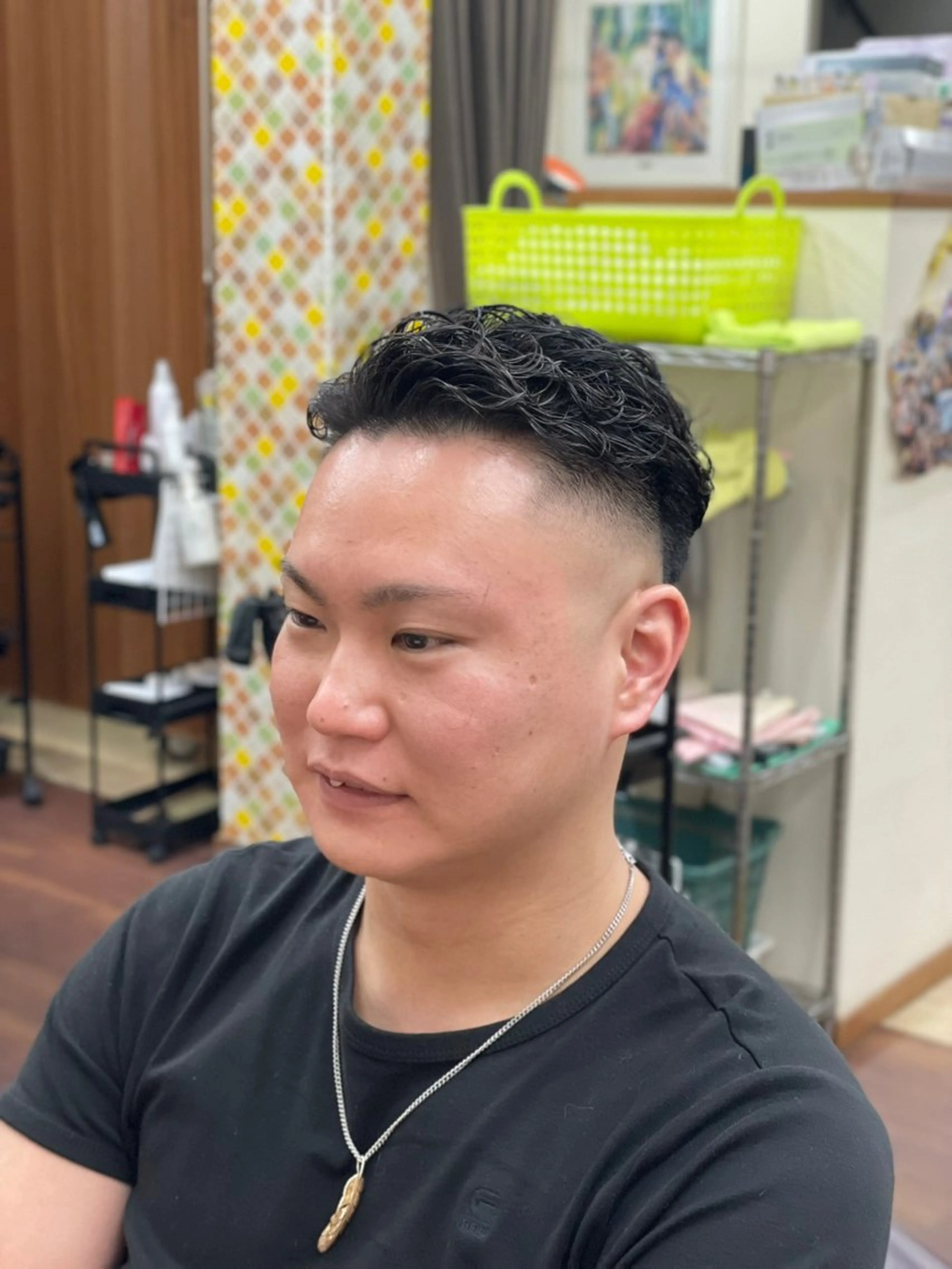 ショート パーマ メンズ メンズパーマ 赤司 泰樹のヘアスタイル