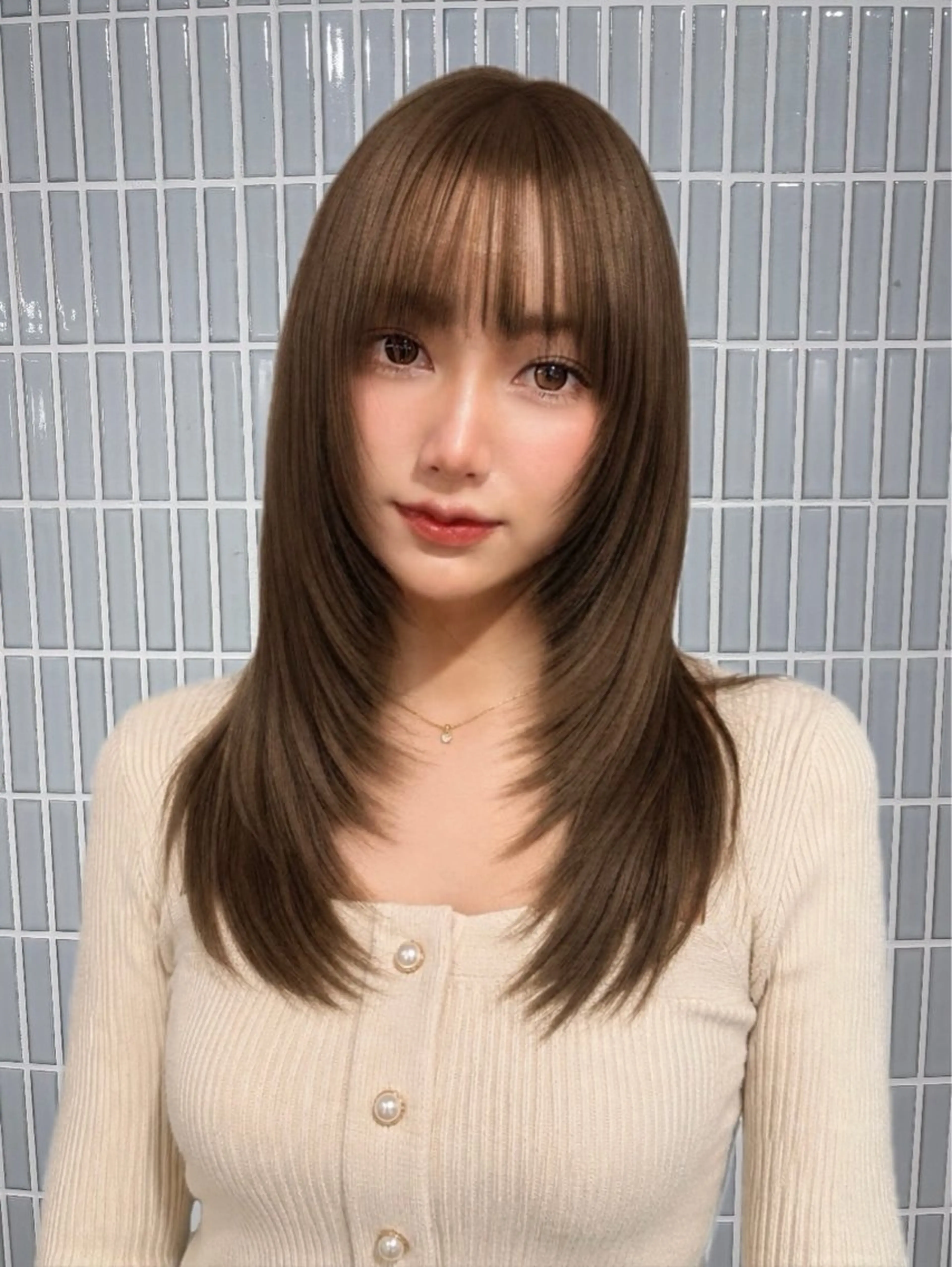 セミロング カラー 切りっぱなしボブ ベージュカラー ブリーチ ブラウンカラー チョコレートブラウン カット ヘアカラー トリートメント 友田 那都のヘアスタイル