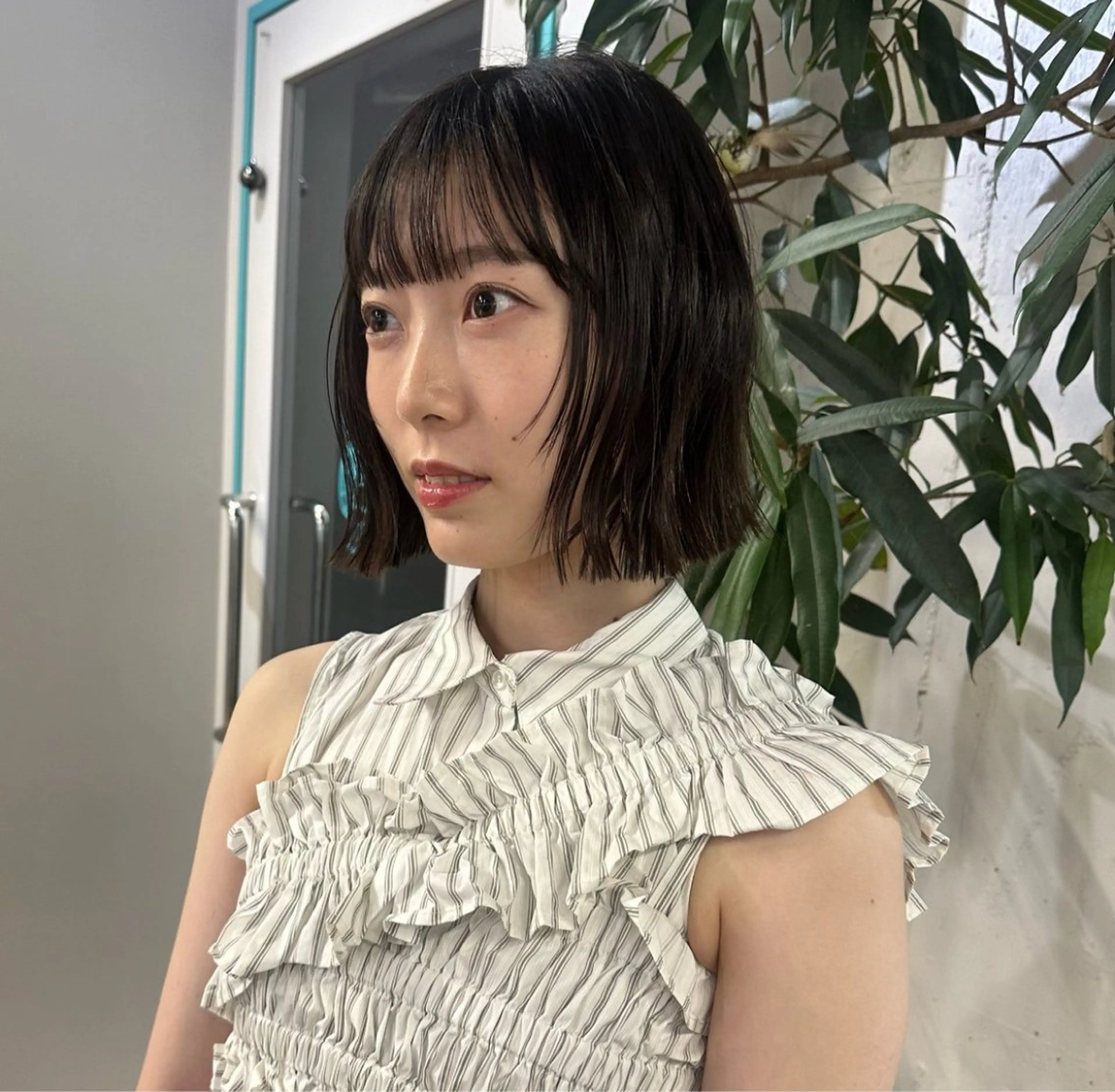 ショート 小顔に見えるボブ 透明感カラー🪽のヘアスタイル