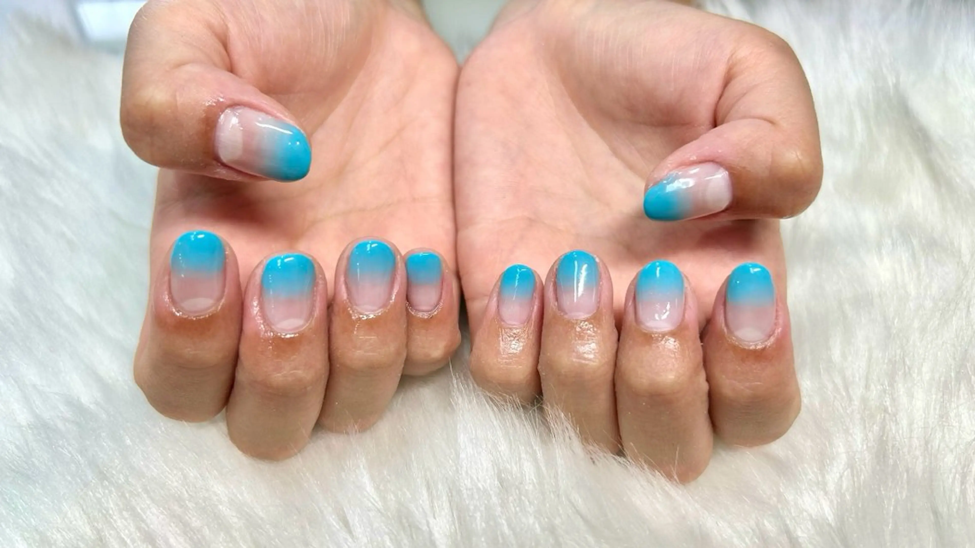 ネイル グラデーション 二階堂 晴菜のネイルデザイン