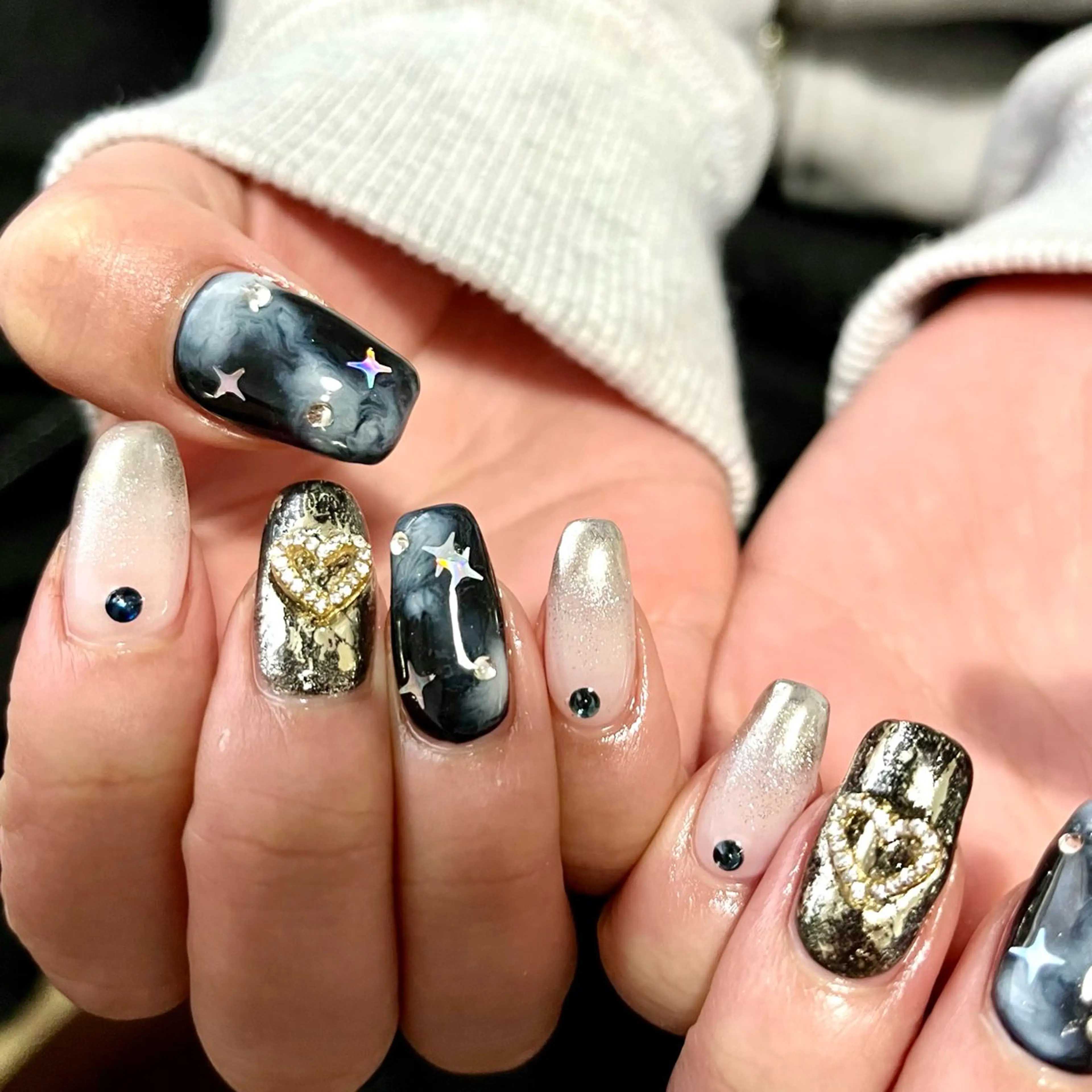 ネイル ロングネイル ミラーネイル ニュアンスネイル シルバー kupu所属・ネイルサロン kupuのネイルデザイン