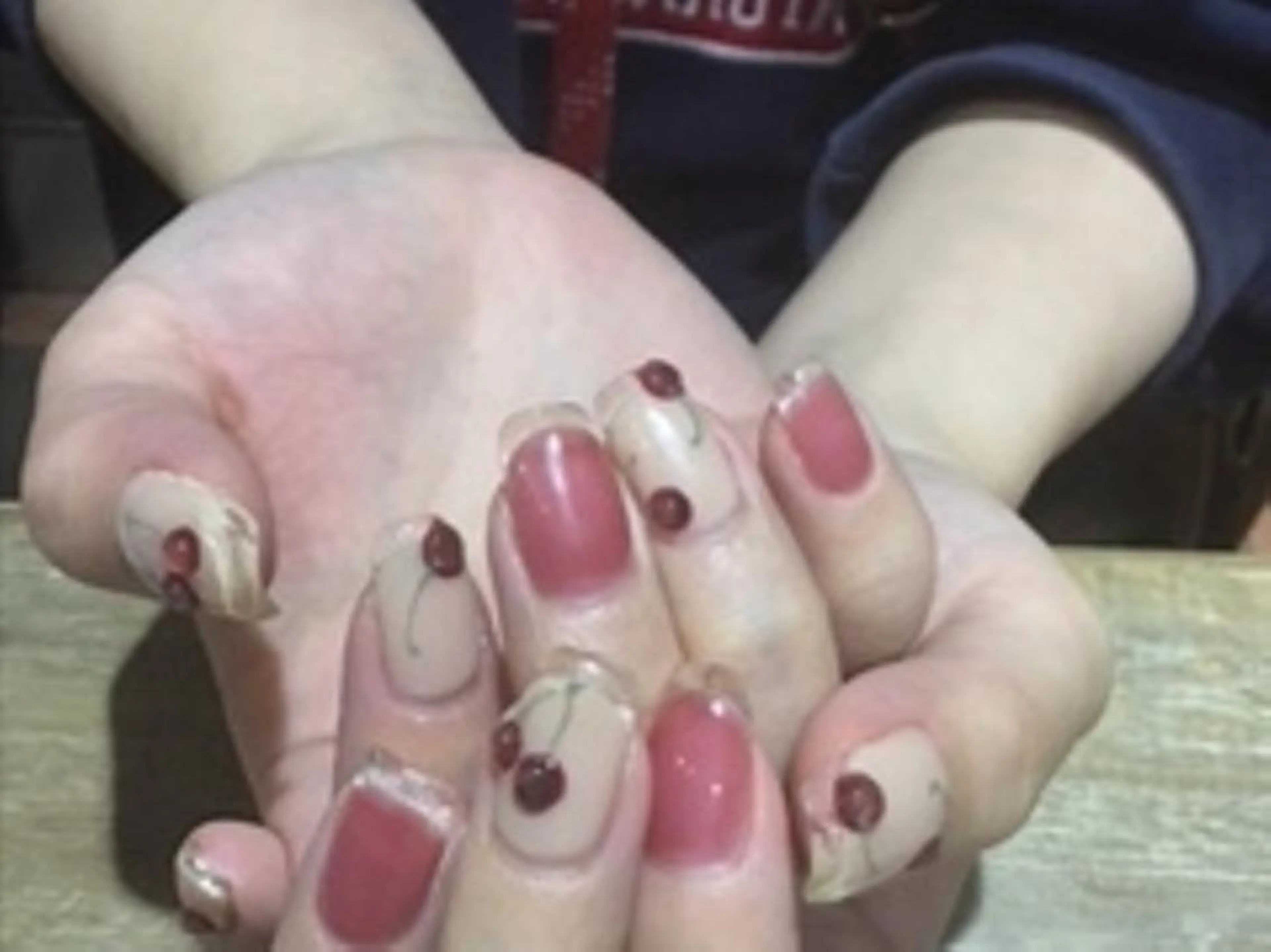 ネイル 持ち込み 八木 香澄のネイルデザイン