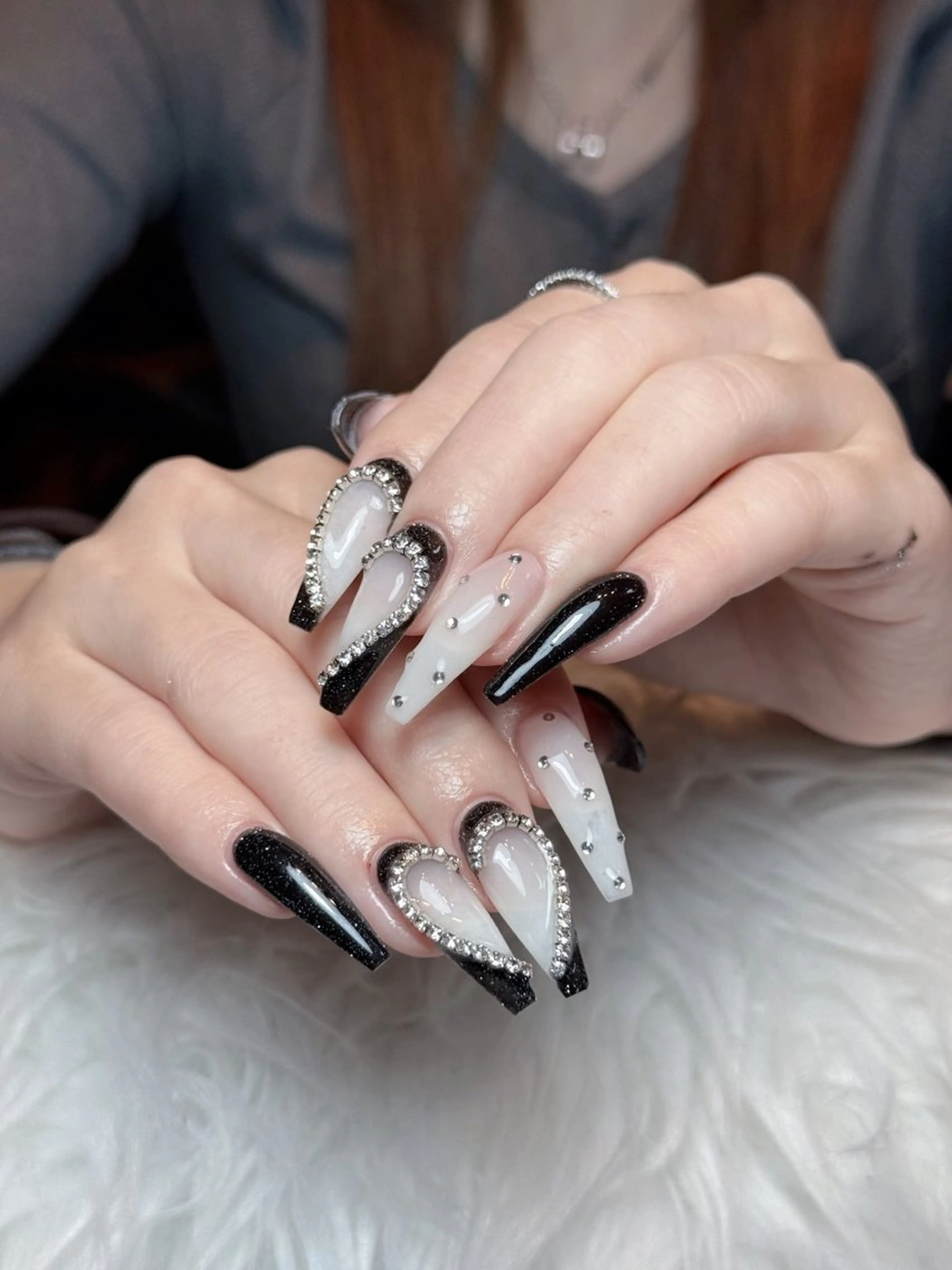 ネイル オーロラネイル ボルドー ブラウン 氷ネイル・うるうるネイル キラキラネイル ハンドネイル Julli ジュリのネイルデザイン