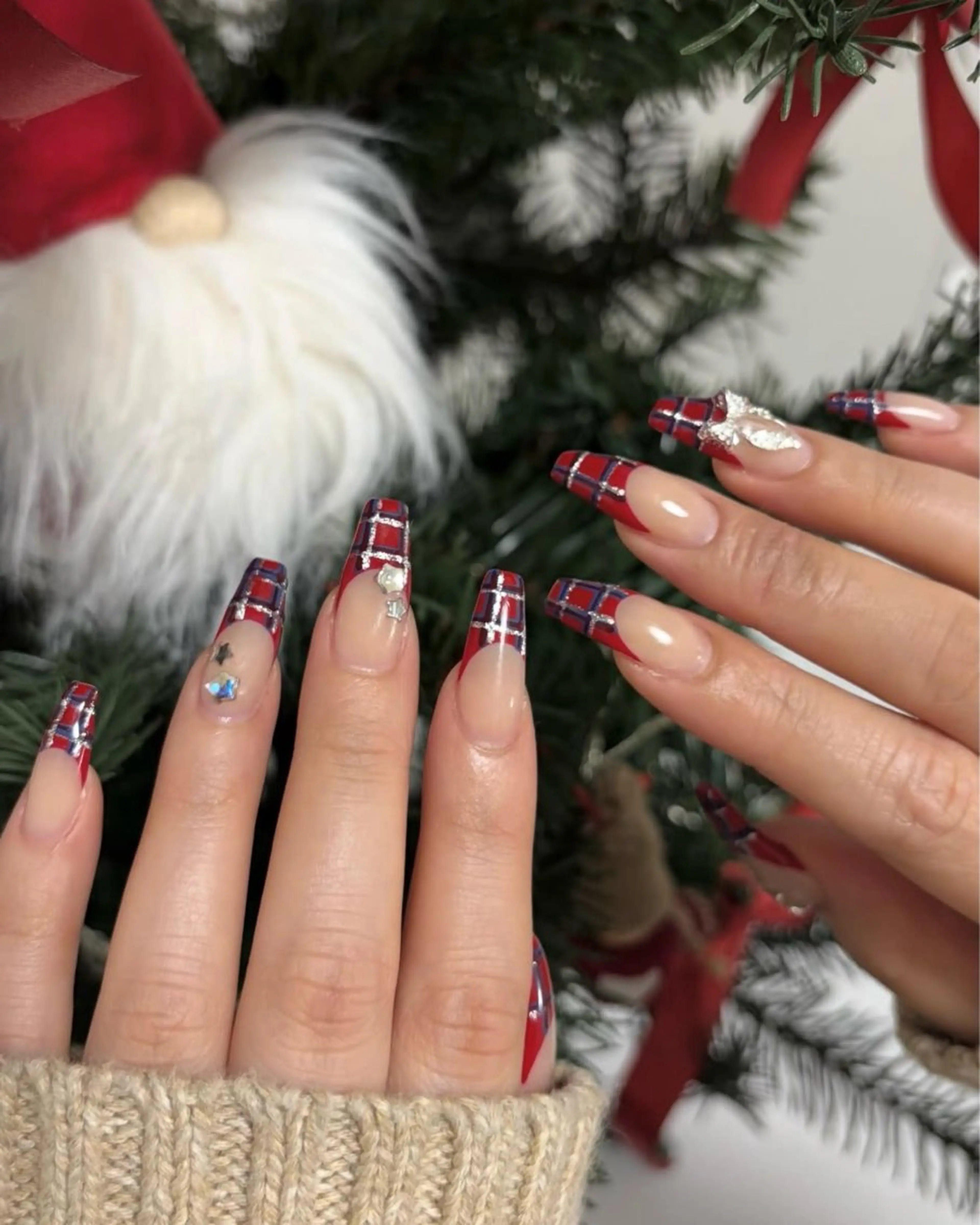 ネイル 冬ネイル クリスマス ハンドネイル BERA NAILSのネイルデザイン
