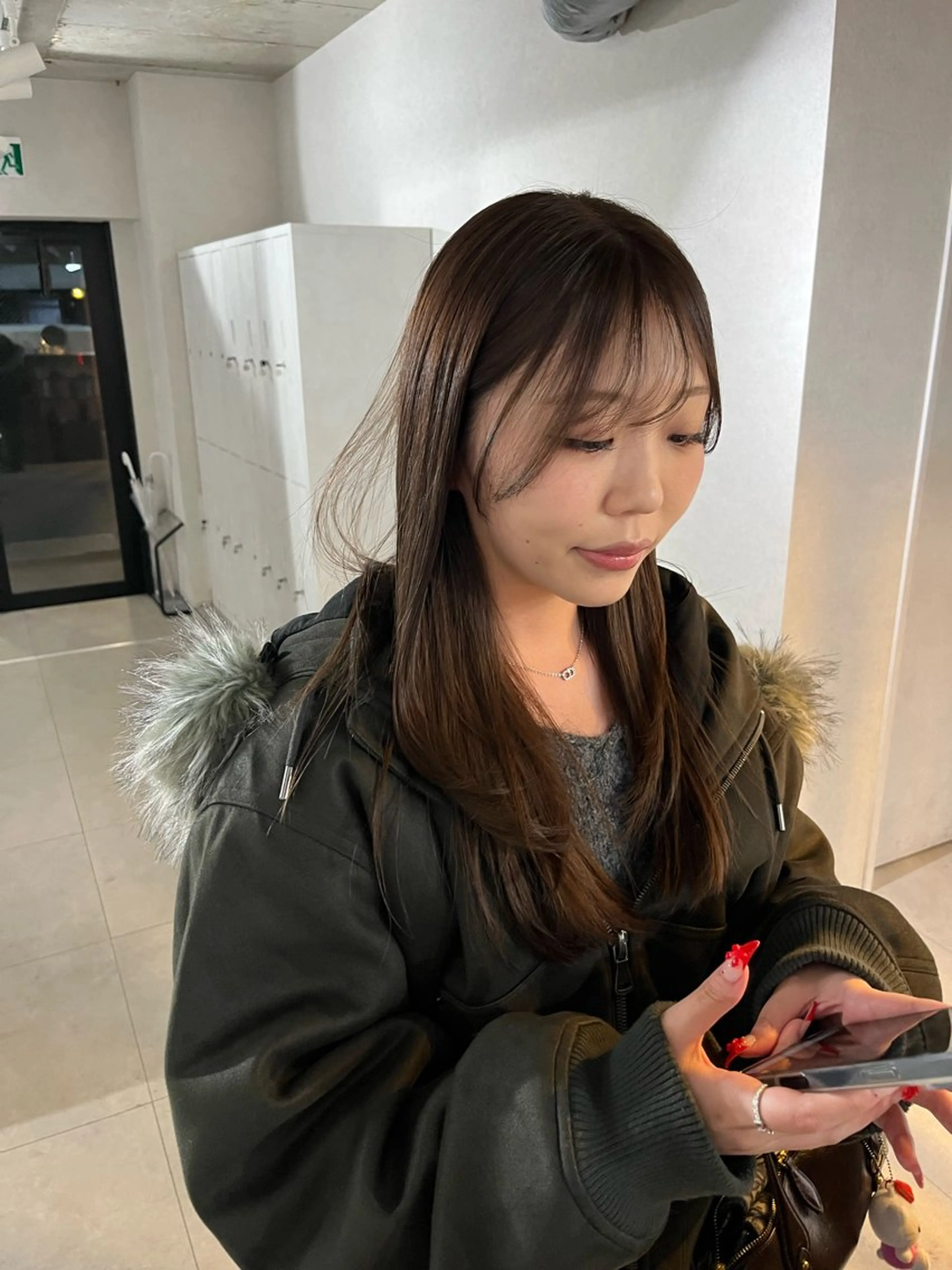 ロング カラー ベージュカラー anon Loemのヘアスタイル