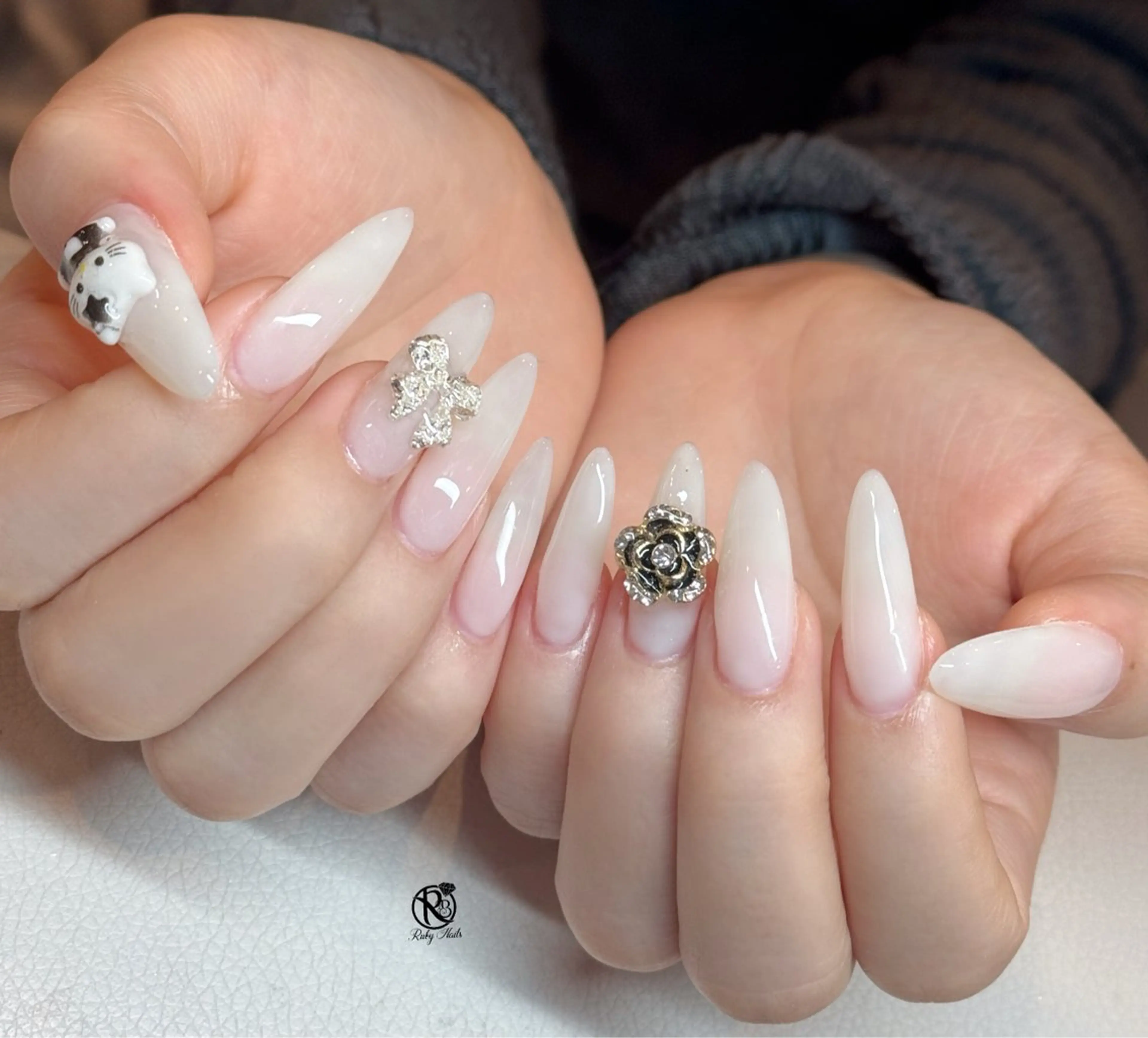 ネイル ボルドー ブラウン チークネイル ドット フットネイル ハンドネイル チェリネイルサロン 霞ヶ関のネイルデザイン