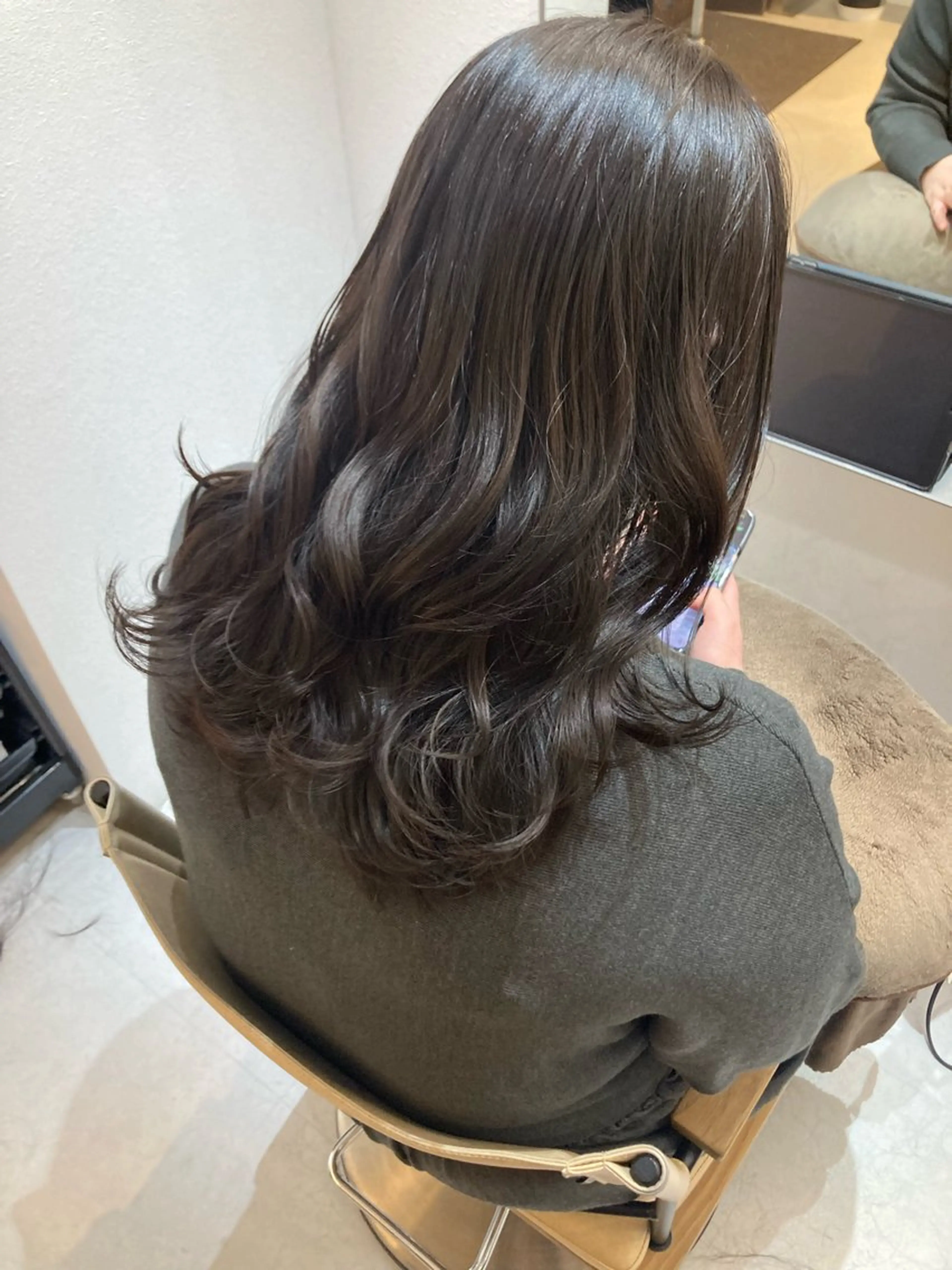 ミディアム ✨色持ちの良い艶 カラー✨蟹江真世のヘアスタイル