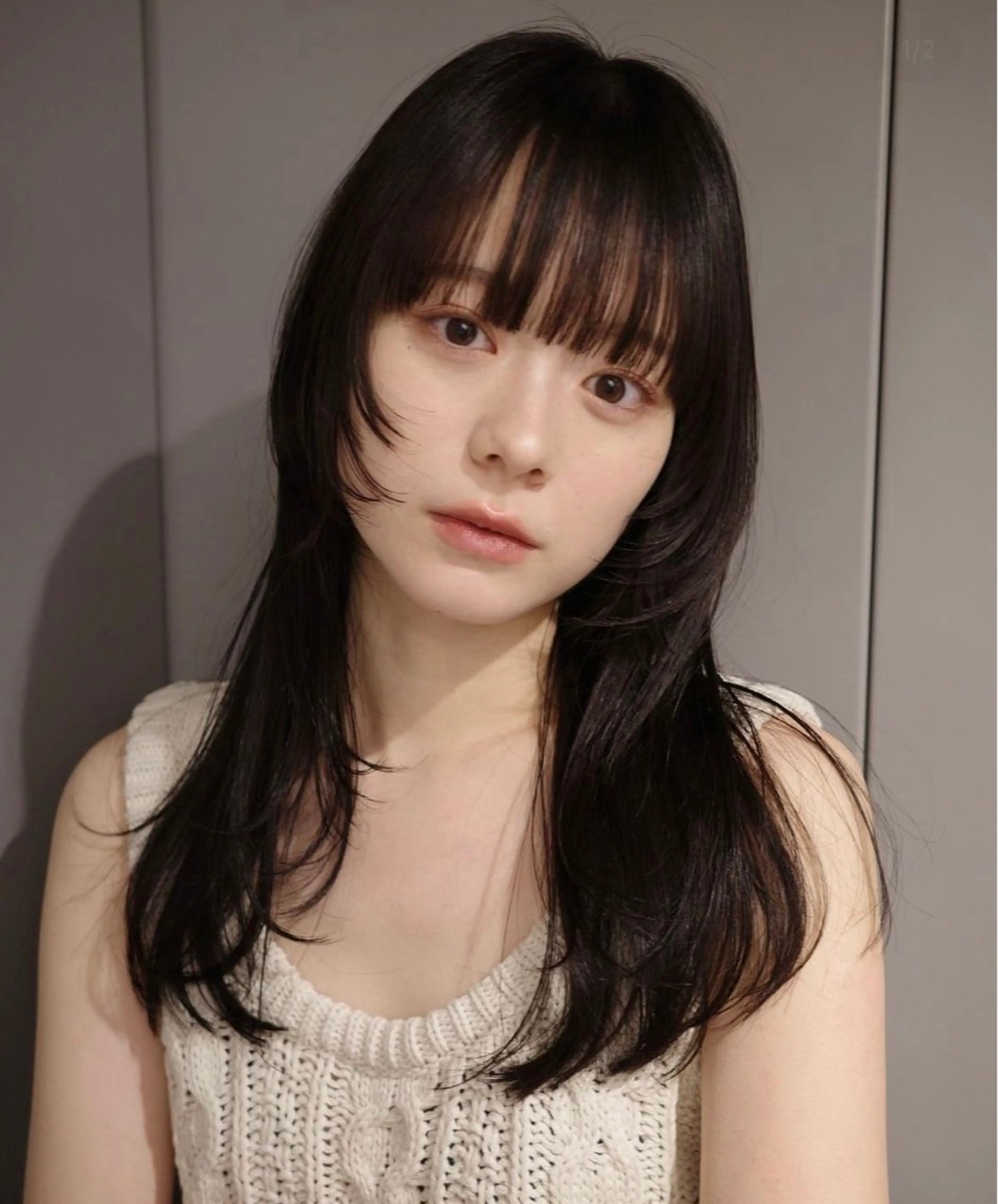 ミディアム 佐々木 彩花のヘアスタイル