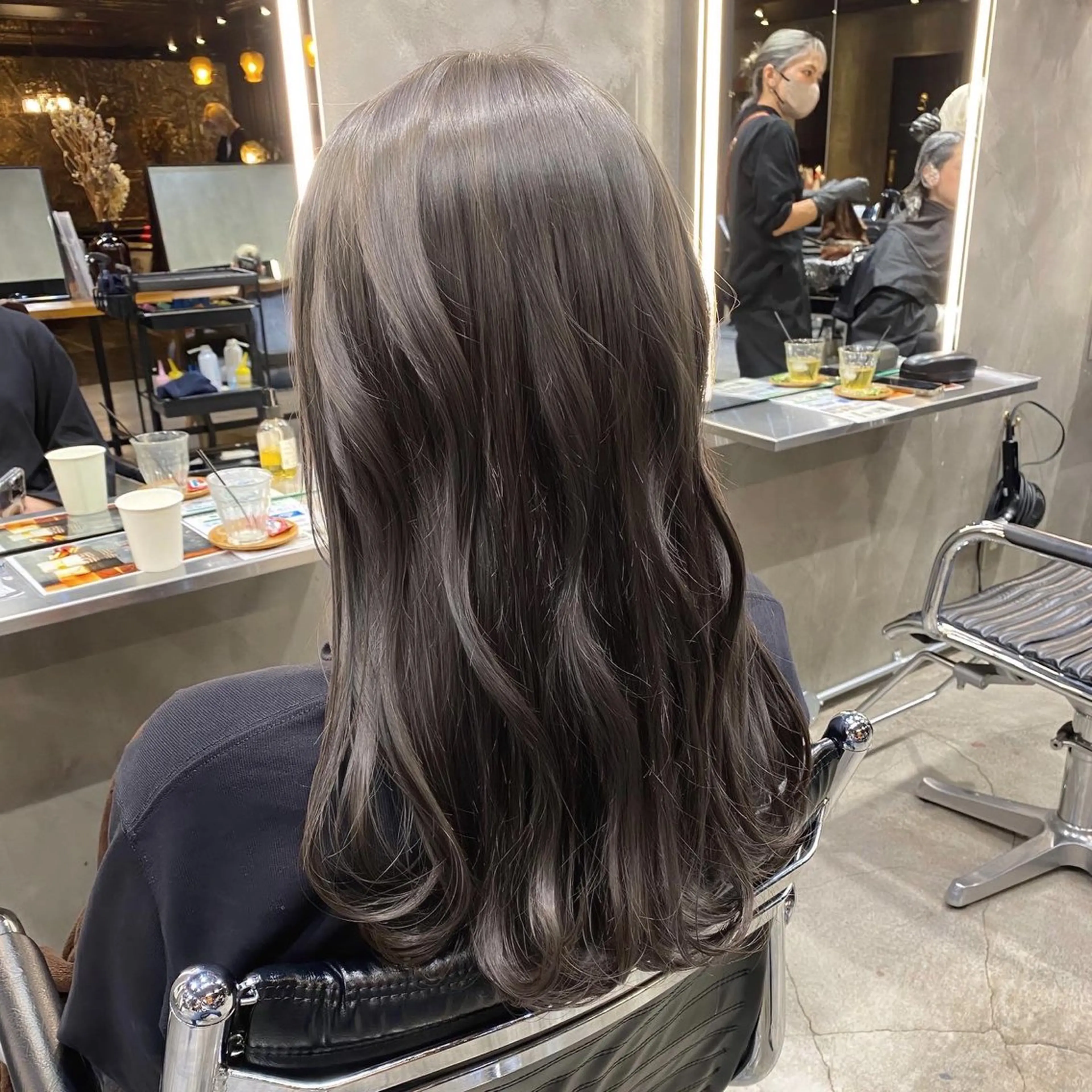 セミロング カラー アッシュ アッシュグレー ブリーチ ダブルカラー ブリーチなしカラー カット ヘアカラー Ms.CHARM所属・透明感カラー🌿 グレージュ🐺陽介のヘアスタイル