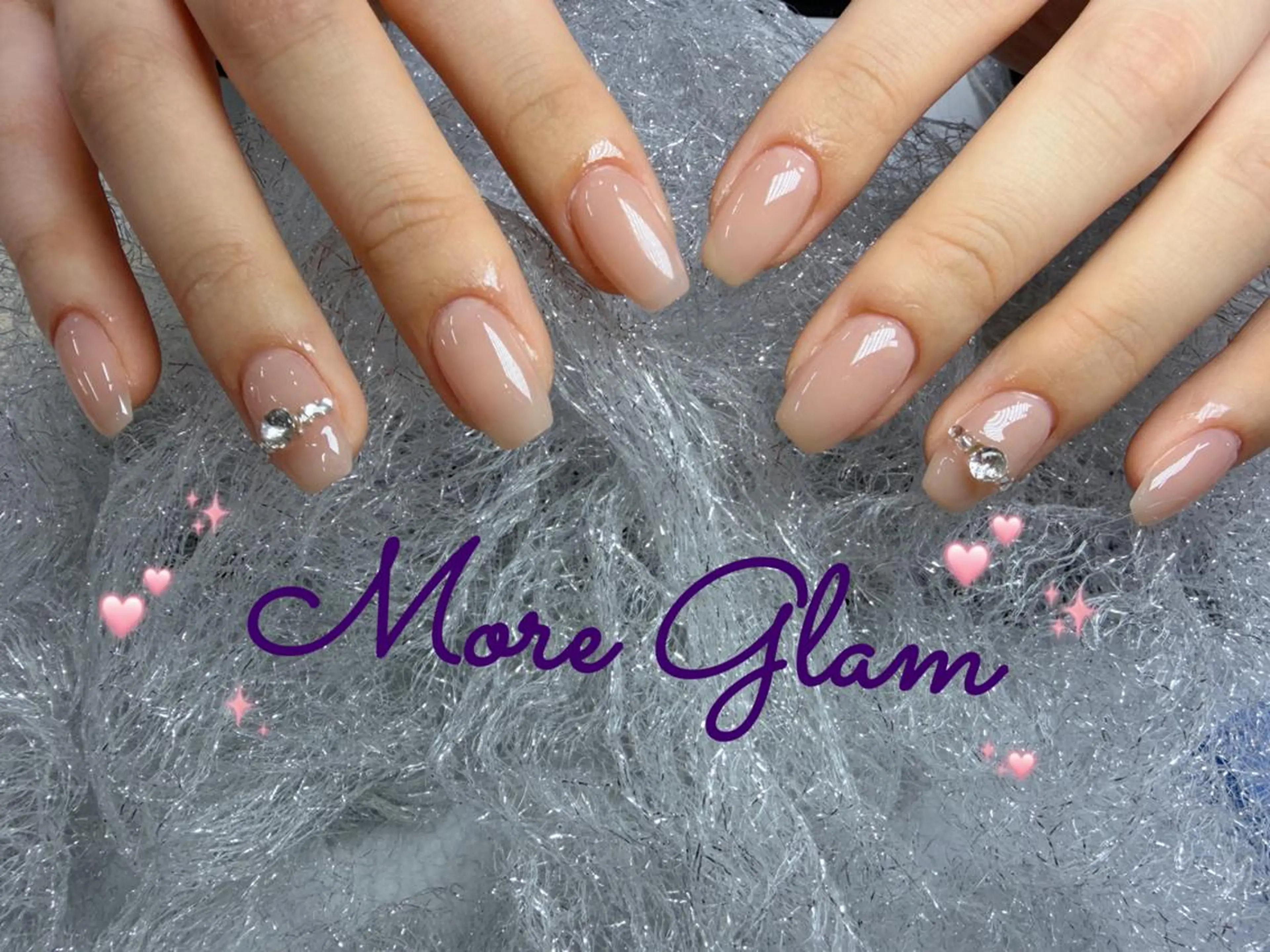 ネイル 長さ出し フットネイル フレンチネイル ジェルネイル ガラスフレンチ MoreGlam Nailsのネイルデザイン