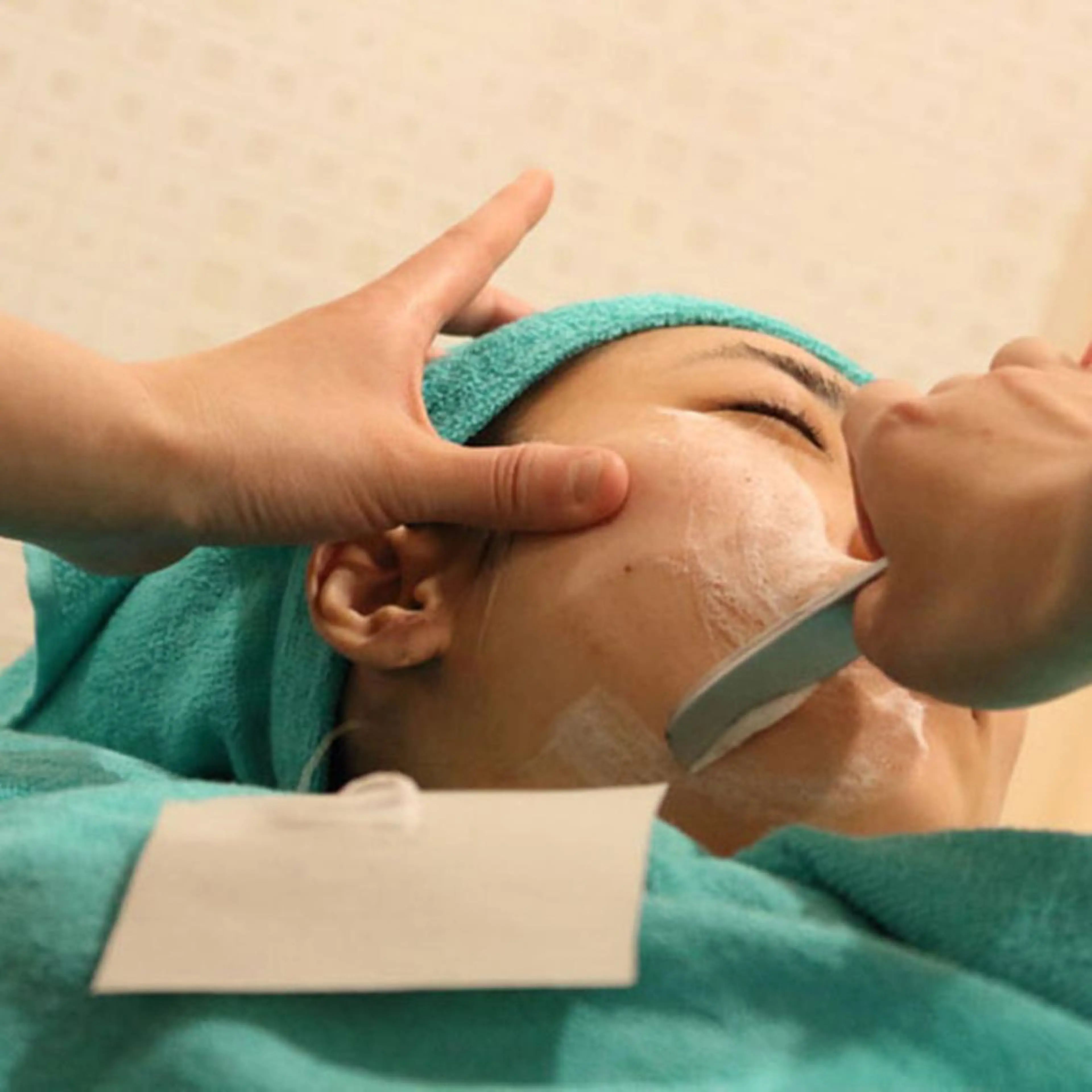 ヘアサロン オーファ予約係の眉毛・アイブロウイメージ