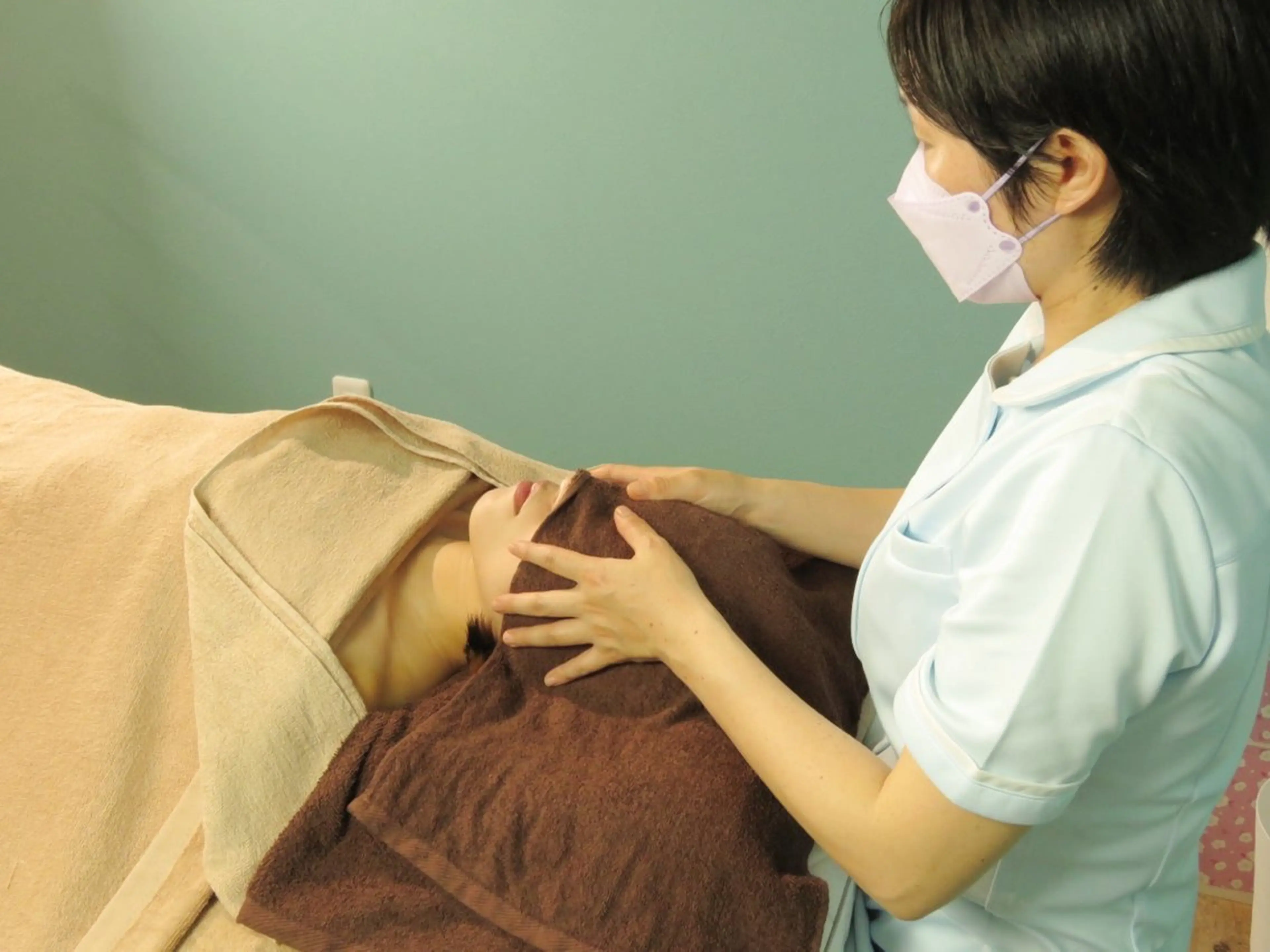 【働く人応援】全身指圧40分+目の疲れ改善ヘッドスパ20分 ¥3900の写真