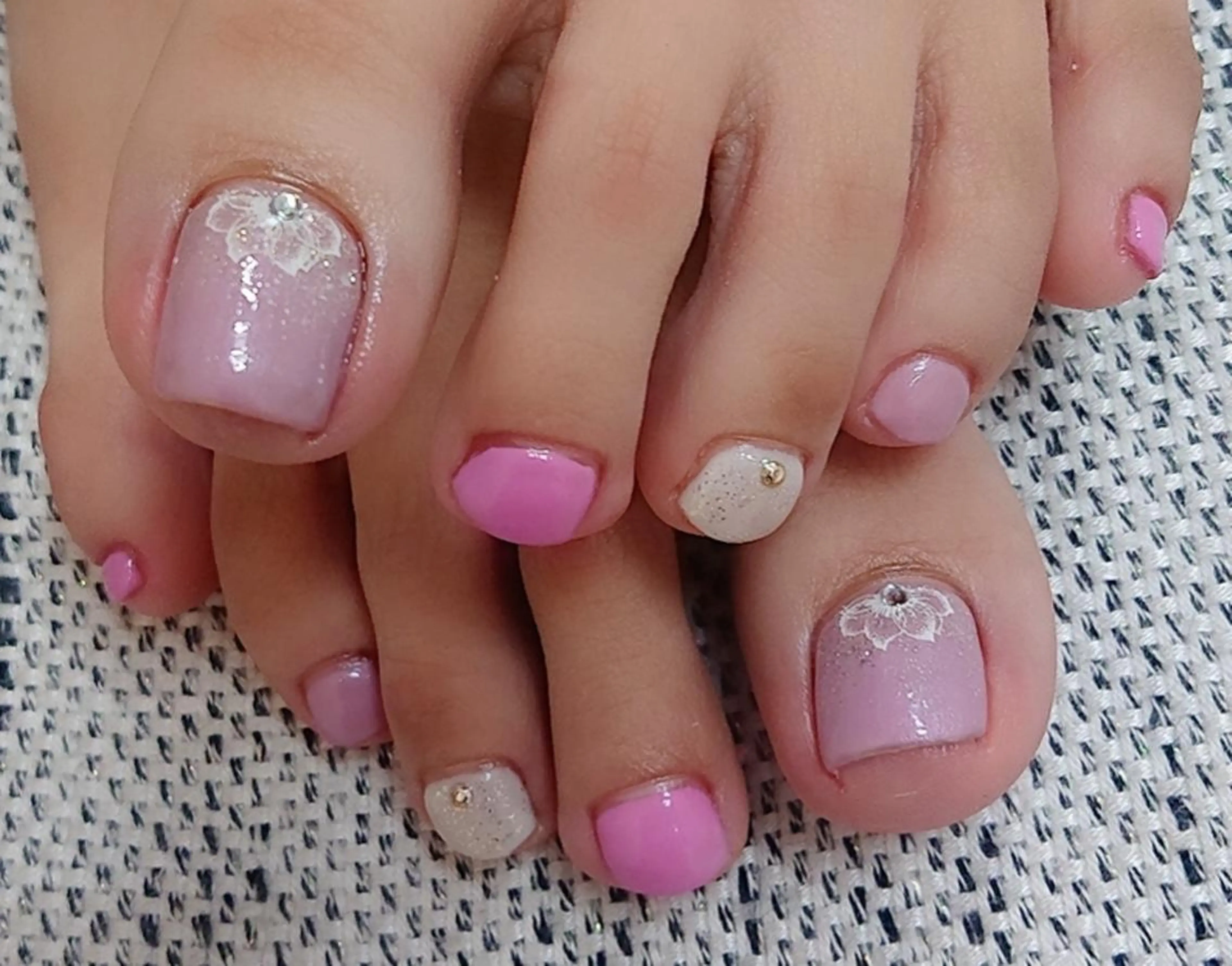 ネイル 🍒当日もOK🍒 𝑳𝑼𝑵𝑨花井のネイルデザイン