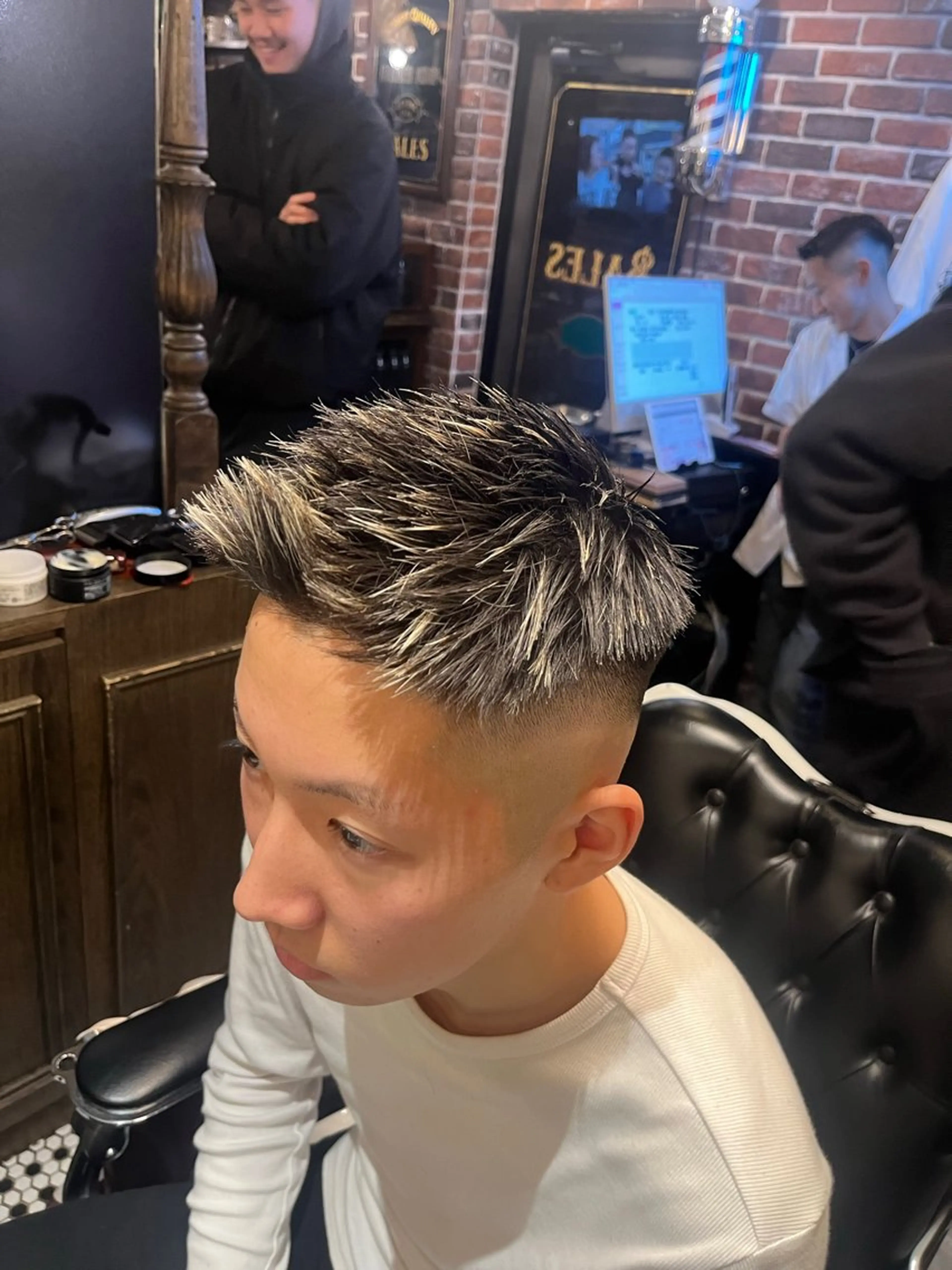 ショート メンズ フェードカット ツーブロック 佐藤 稜大のヘアスタイル