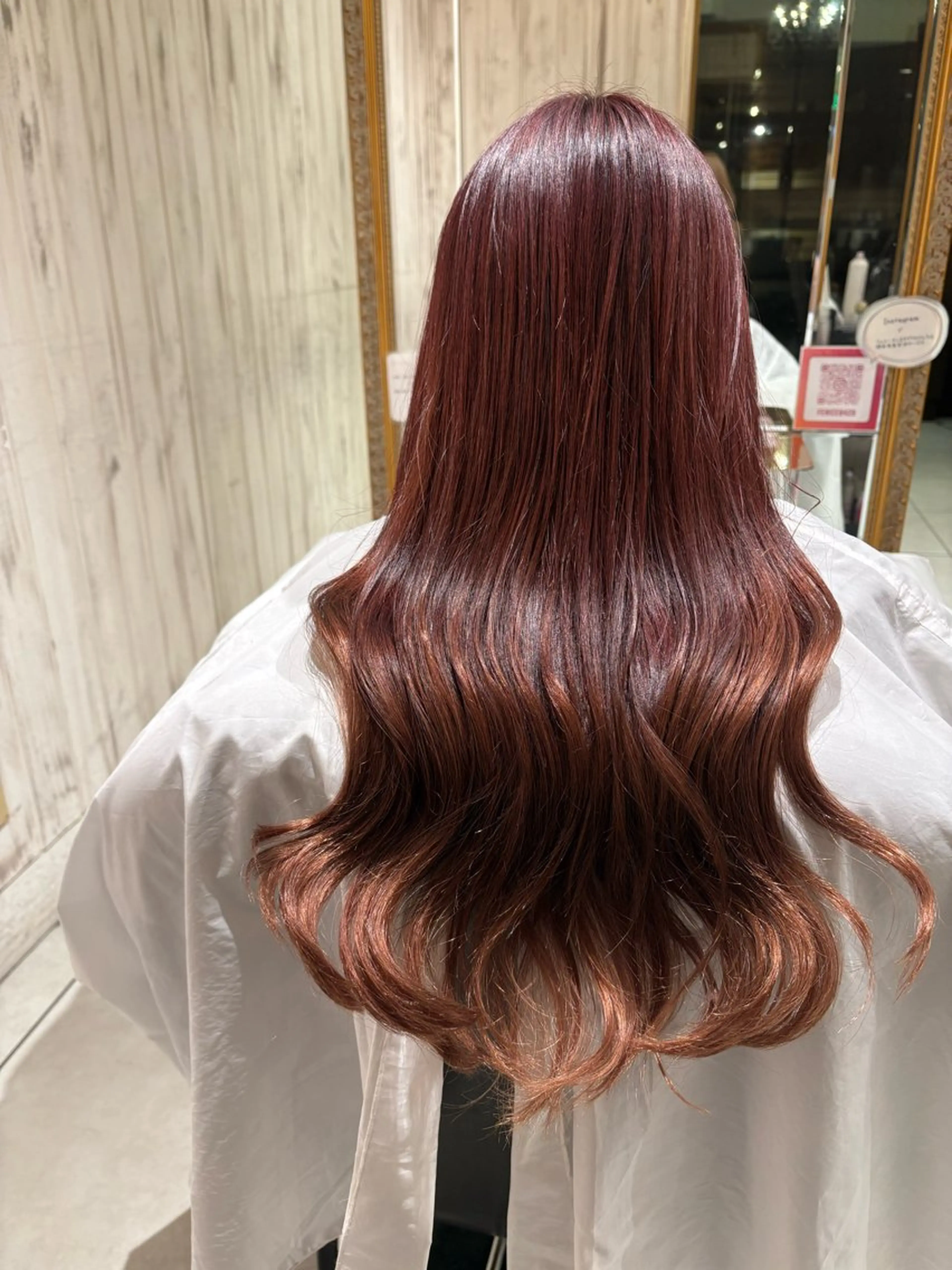 ロング 鶴谷 麻衣のヘアスタイル