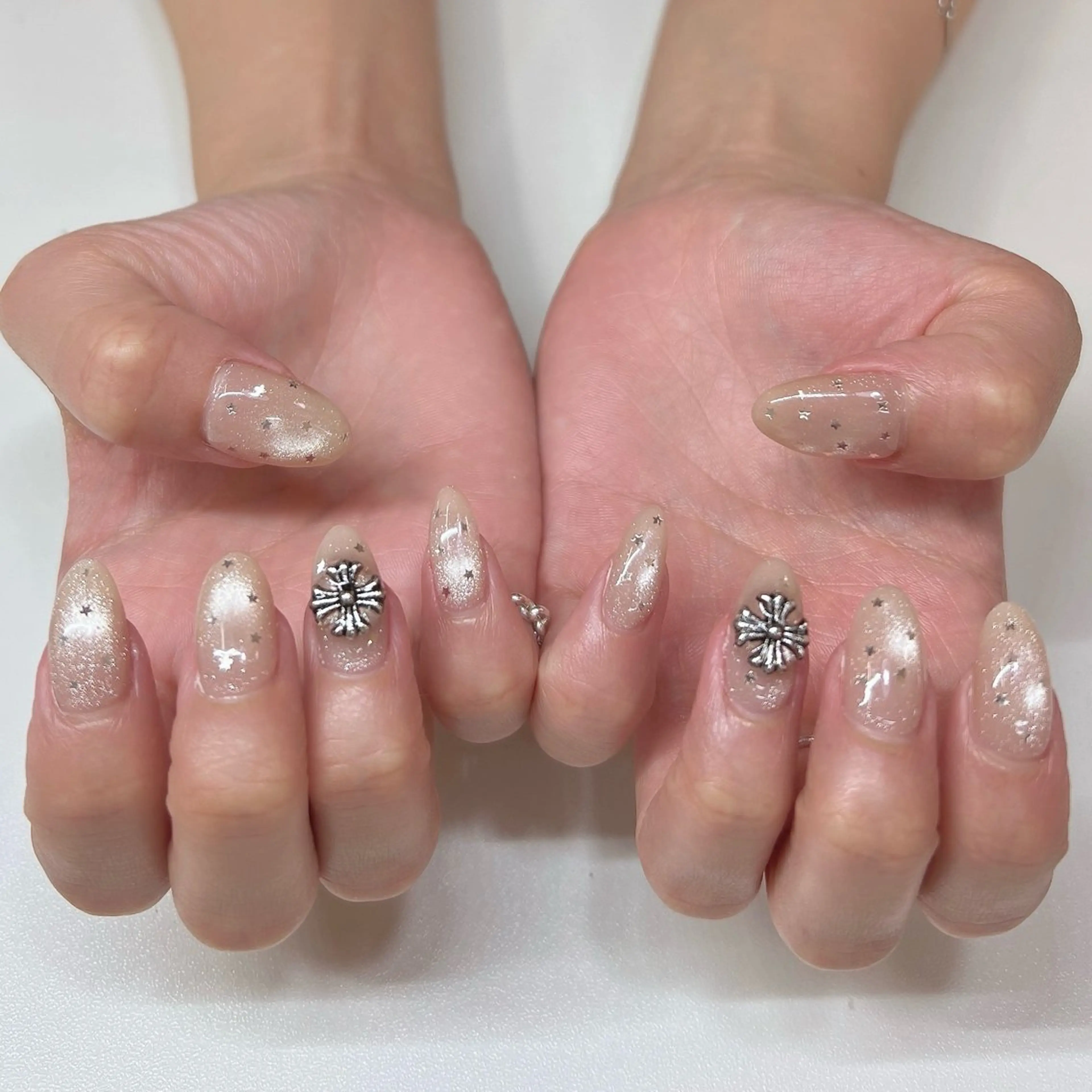 ネイル キラキラネイル ハンドネイル Chipi Neneのネイルデザイン